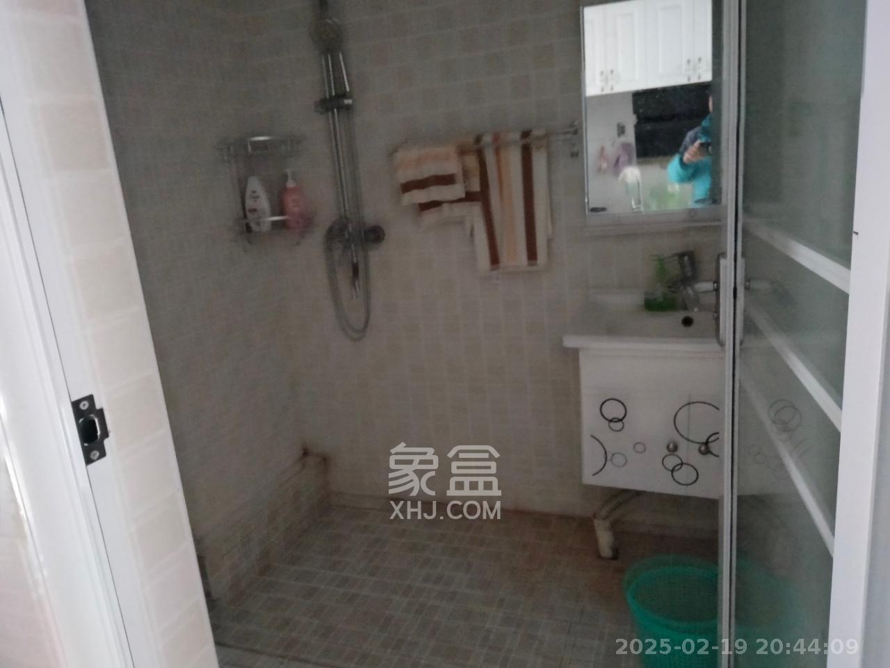 中建芙蓉嘉苑  1室1厅1卫    1200.0元/月 中建芙蓉嘉苑  1室1厅1卫    1200.0元/月