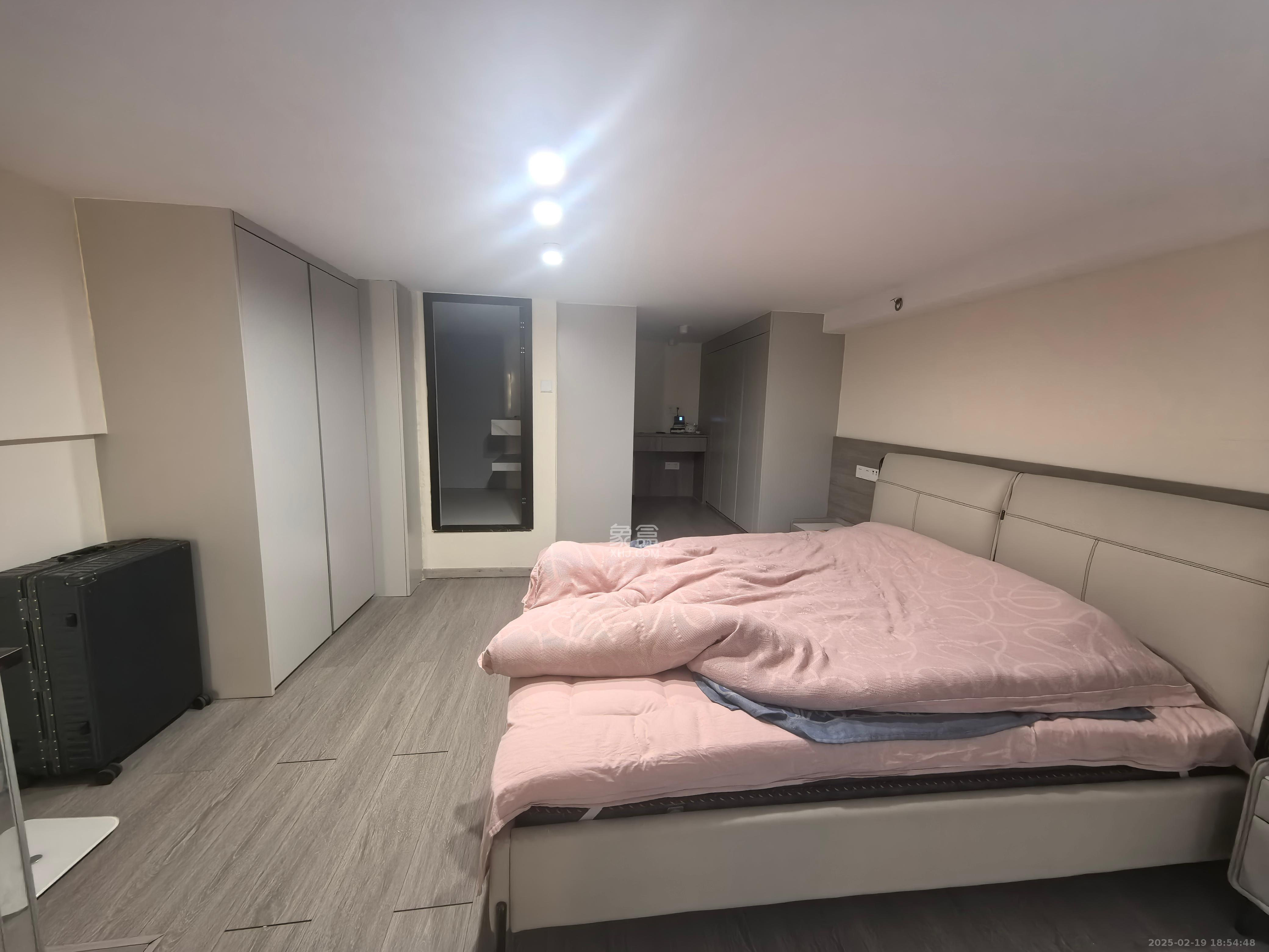 京武浪琴山三期(京武中心) 1室1厅2卫 4000.0元/月 京武浪琴山三期(京武中心) 1室1厅2卫 4000.0元/月室内图