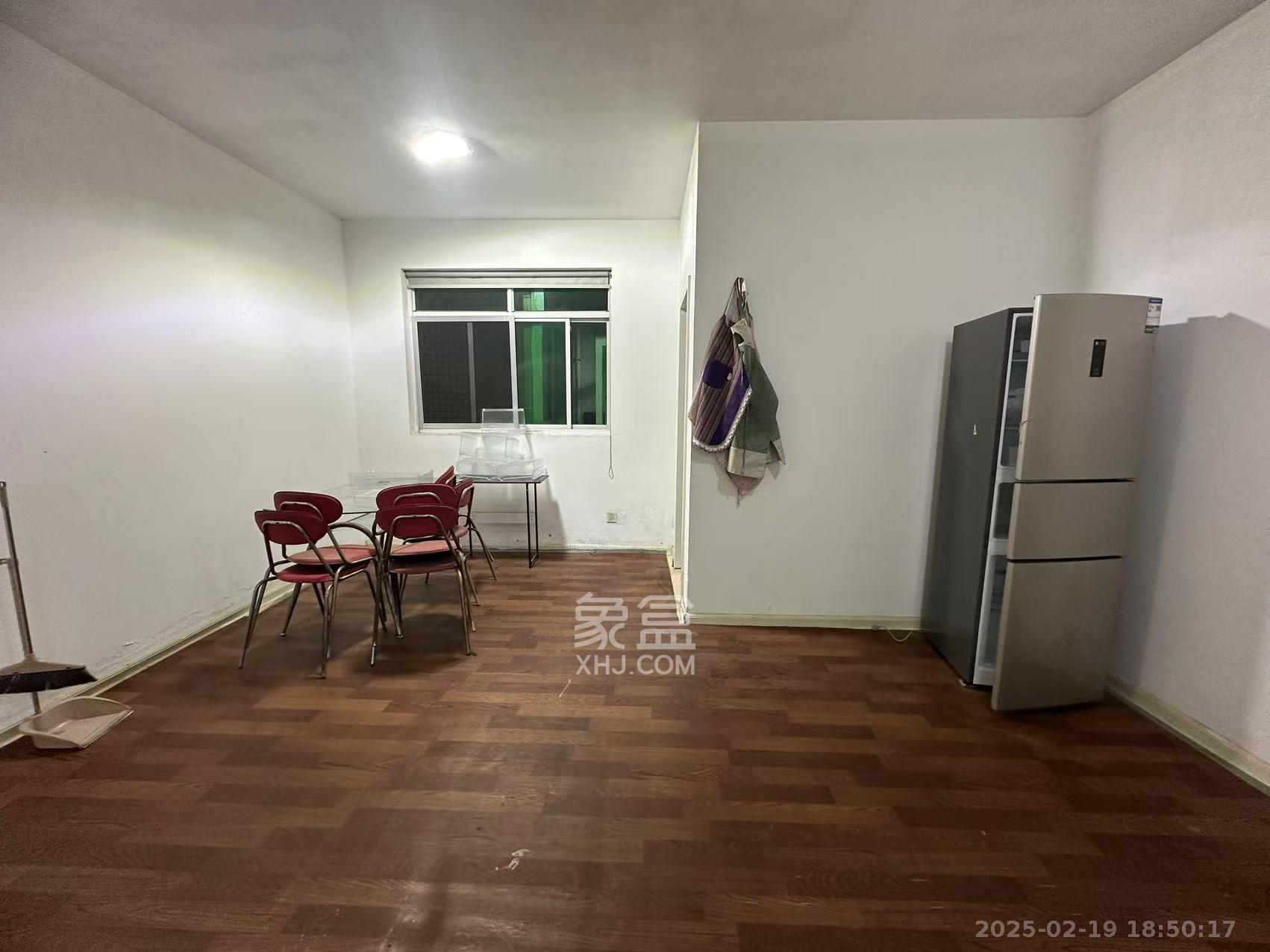 名都花园 3室2厅2卫 1900.0元/月 名都花园 3室2厅2卫 1900.0元/月室内图