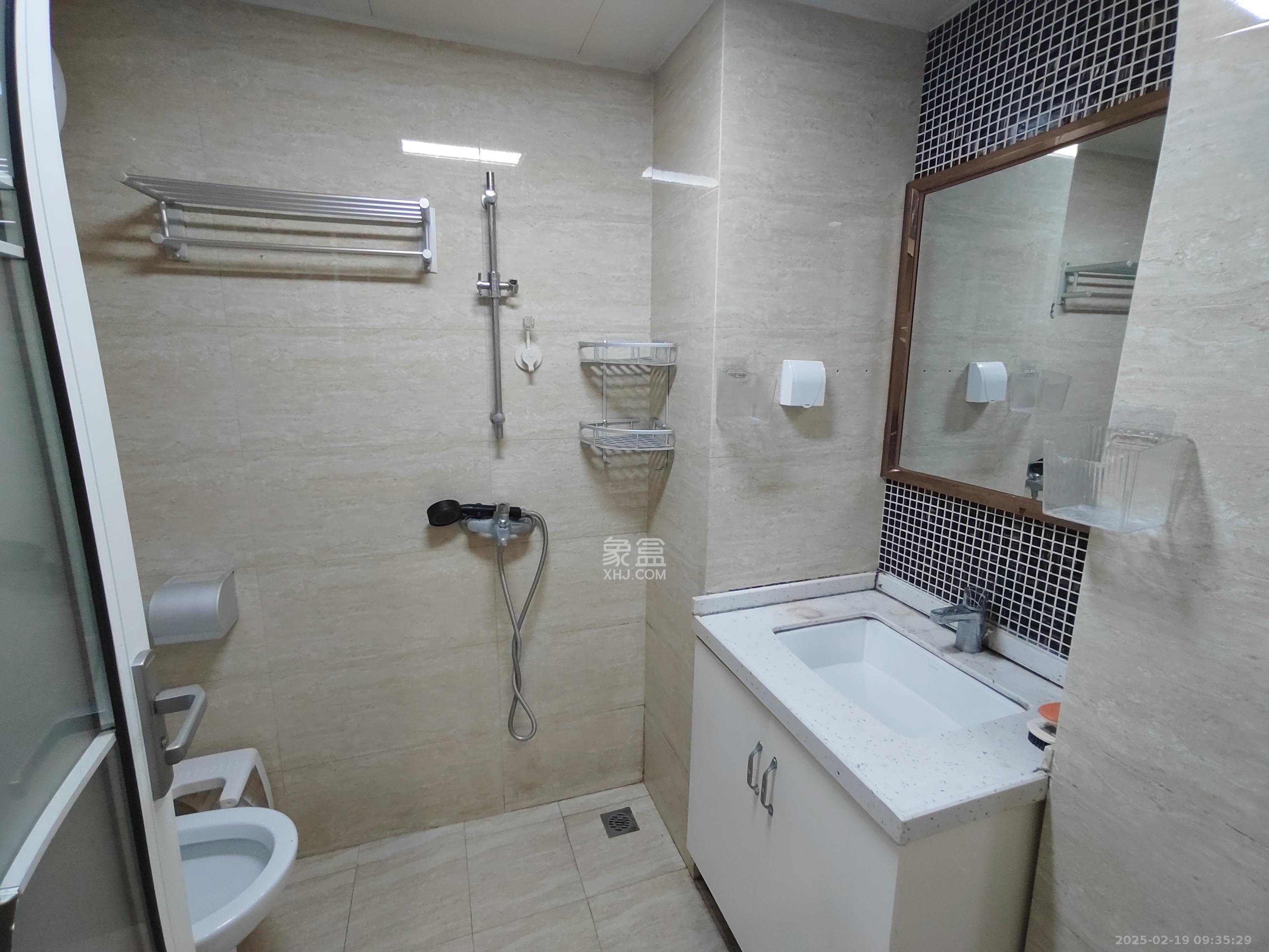 五江天街北区  1室1厅1卫    1500.0元/月 五江天街北区  1室1厅1卫    1500.0元/月室内图