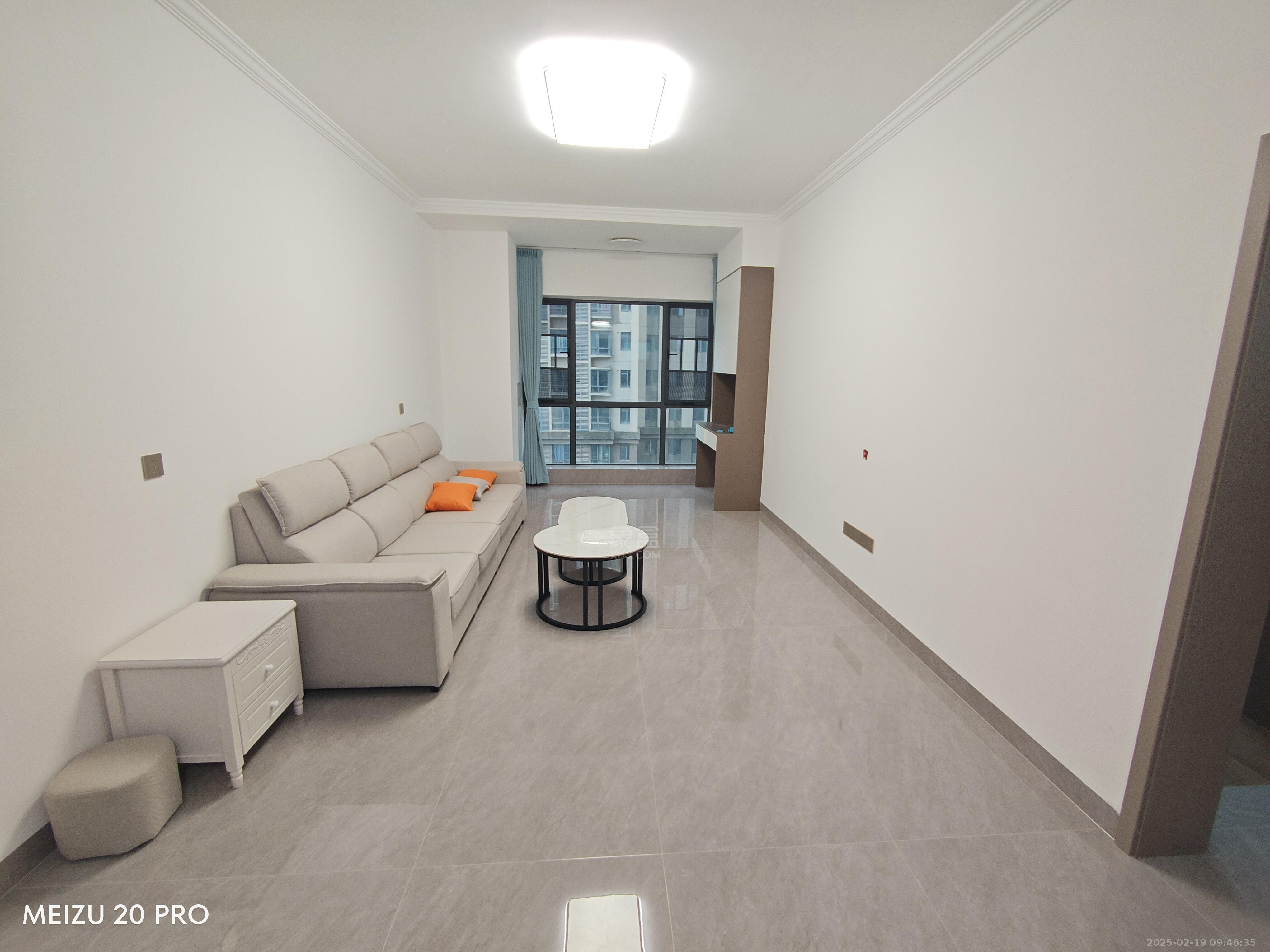 山水洲城华晨第一城 2室2厅1卫 1800.0元/月 山水洲城华晨第一城 2室2厅1卫 1800.0元/月室内图