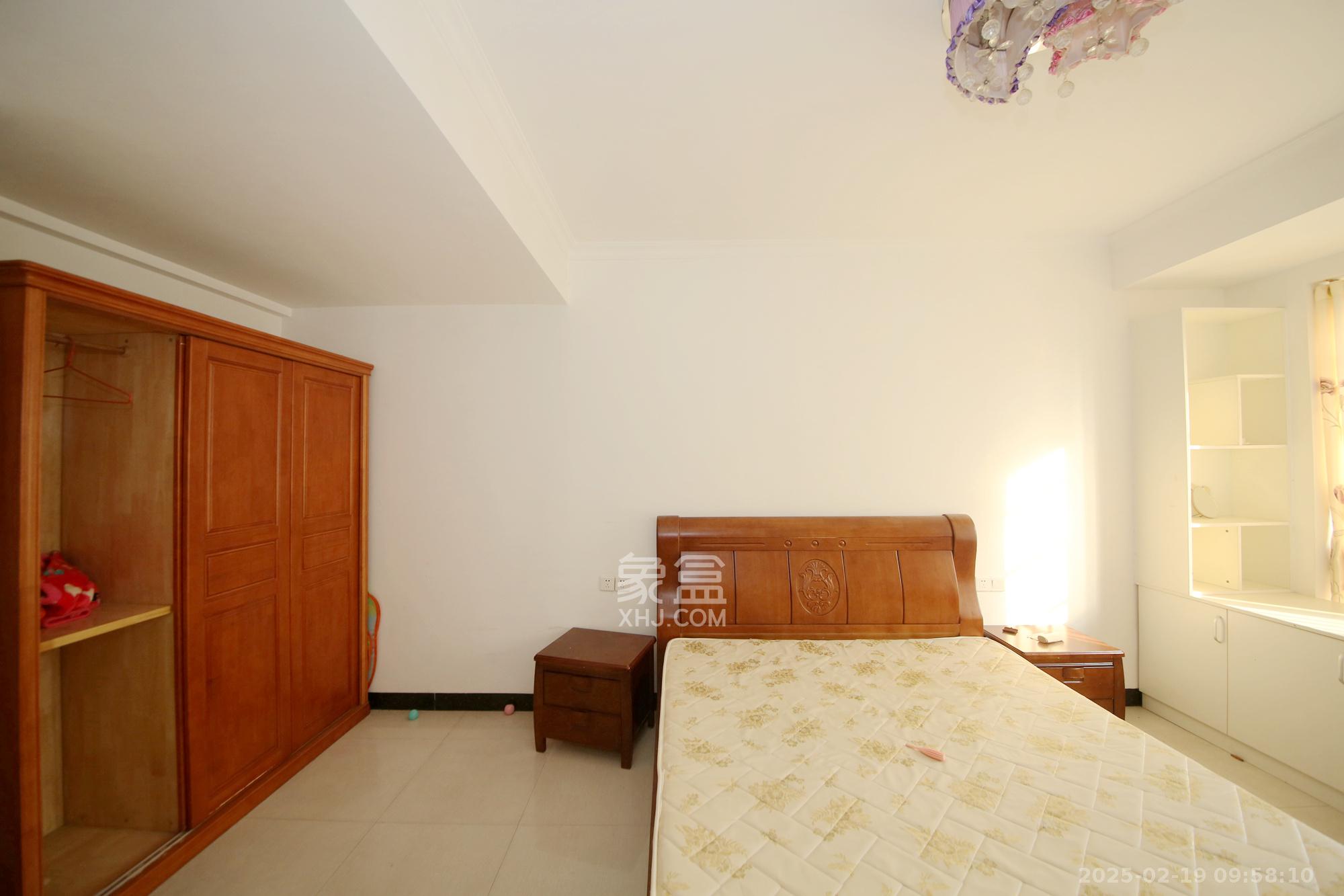 新华都万家城 3室2厅2卫 2500.0元/月 新华都万家城 3室2厅2卫 2500.0元/月室内图