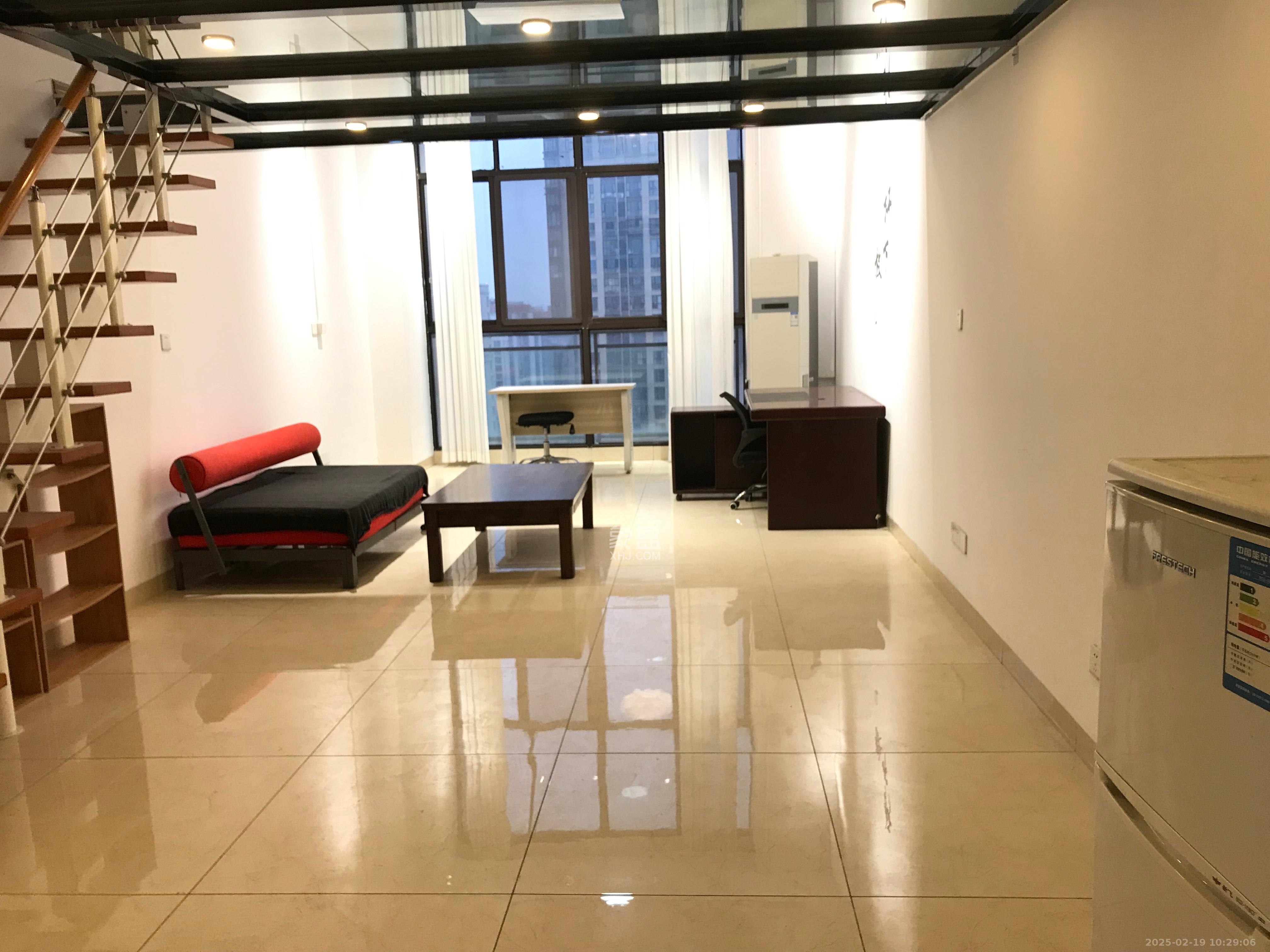 金科时代中心  1室1厅1卫    1500.0元/月 金科时代中心  1室1厅1卫    1500.0元/月室内图