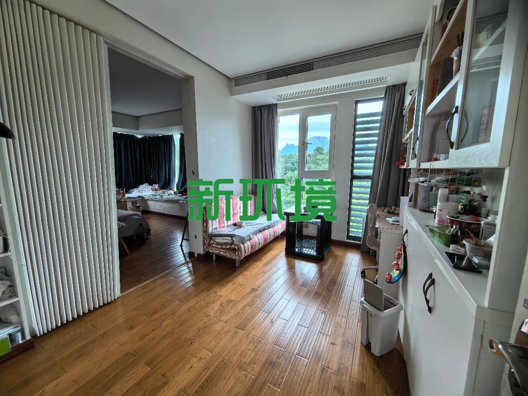 山水印象  4室2厅2卫   127.00万客厅