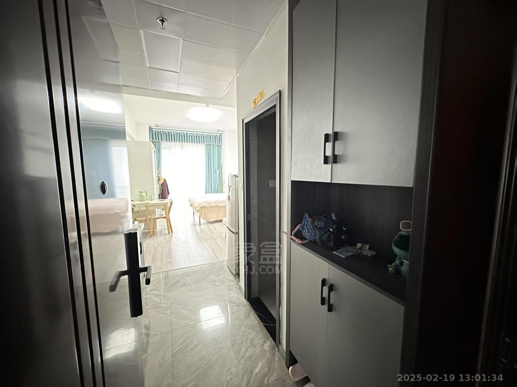 朗廷览江 1室0厅0卫 1600.0元/月 朗廷览江 1室0厅0卫 1600.0元/月室内图