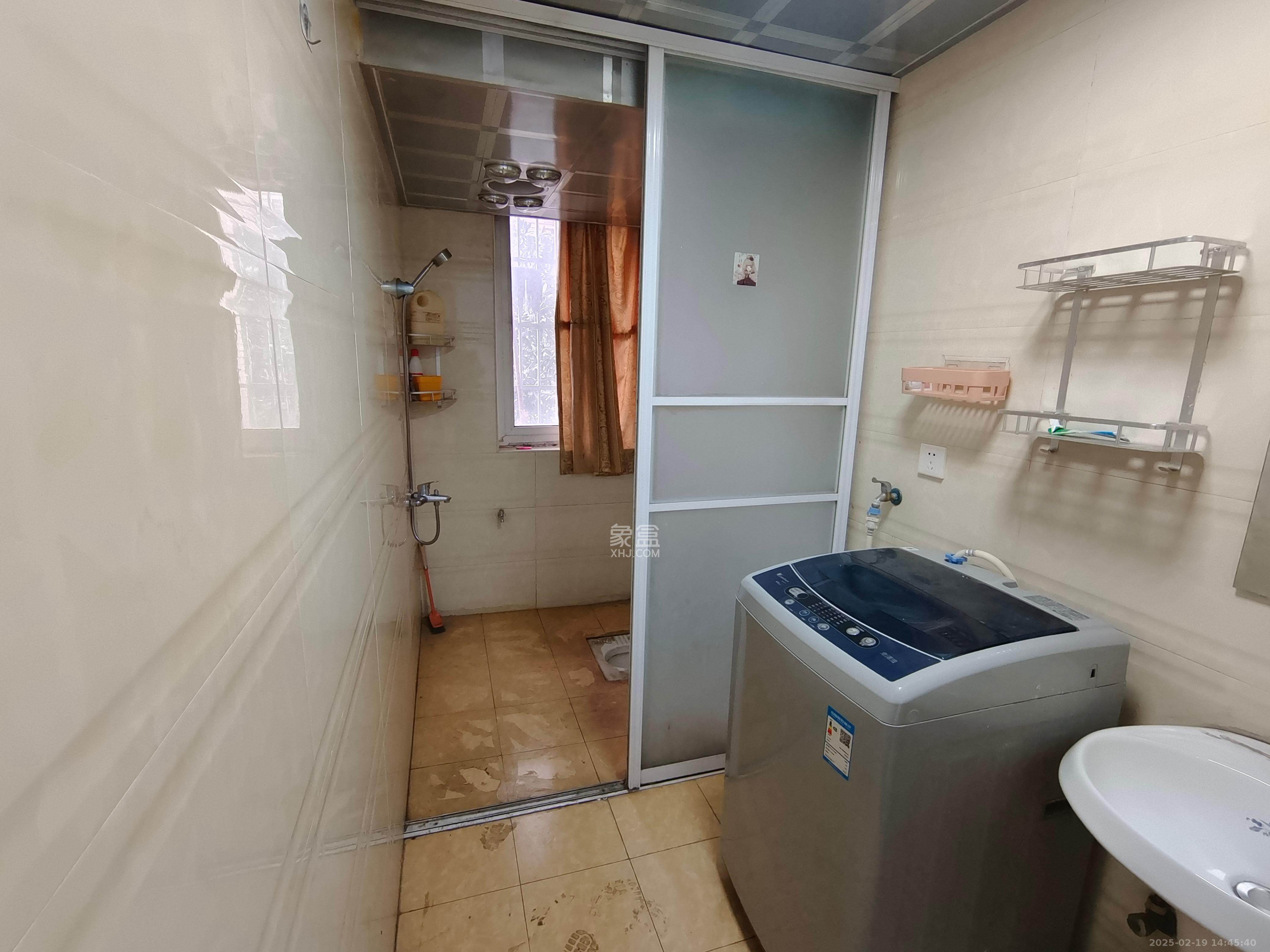 爵士湘 3室2厅2卫 2000.0元/月 爵士湘 3室2厅2卫 2000.0元/月室内图