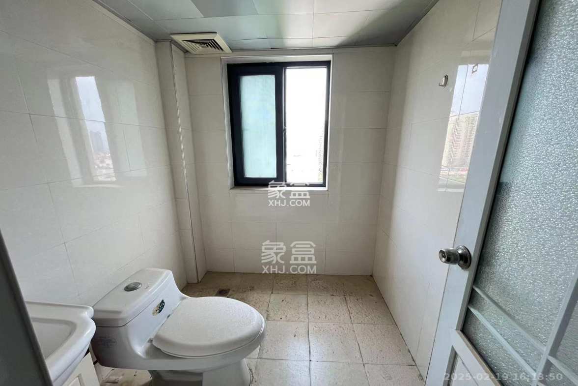 浏阳河畔家园  2室2厅2卫    2500.0元/月 浏阳河畔家园  2室2厅2卫    2500.0元/月室内图