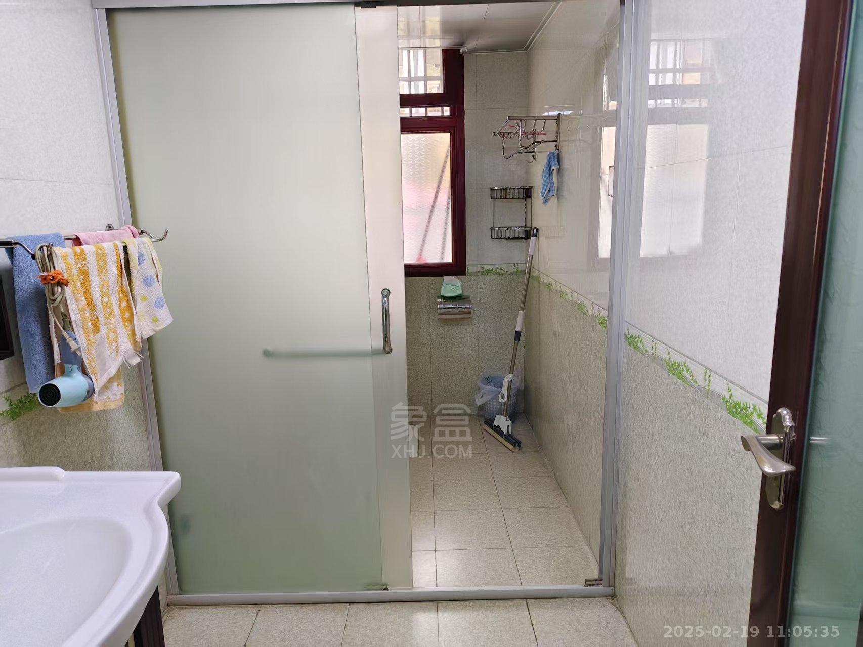 地税新村 3室2厅2卫 1600.0元/月 地税新村 3室2厅2卫 1600.0元/月室内图