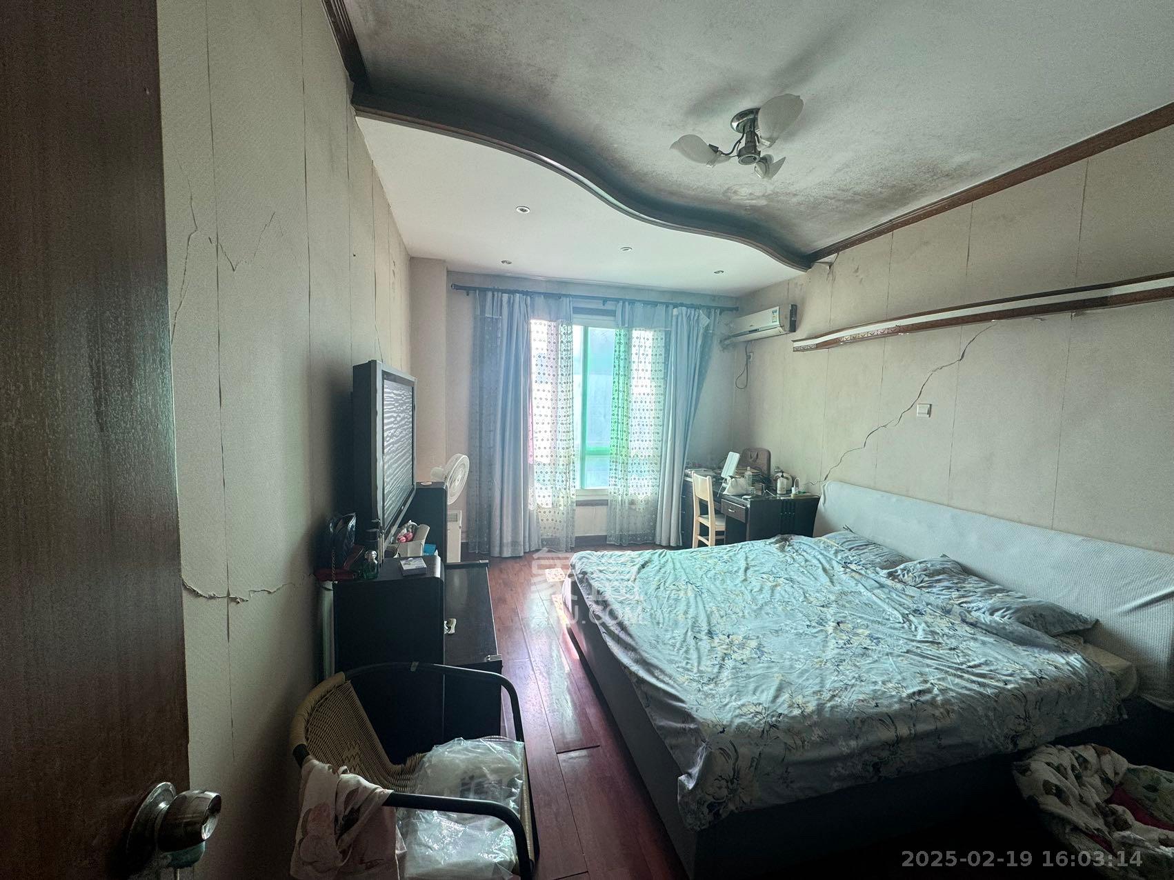 鑫宇翠庭  4室2厅1卫    3200.0元/月 鑫宇翠庭  4室2厅1卫    3200.0元/月室内图