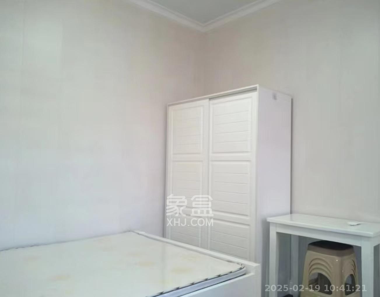 黄鹤小区4片  1室0厅0卫    1250.0元/月 黄鹤小区4片  1室0厅0卫    1250.0元/月