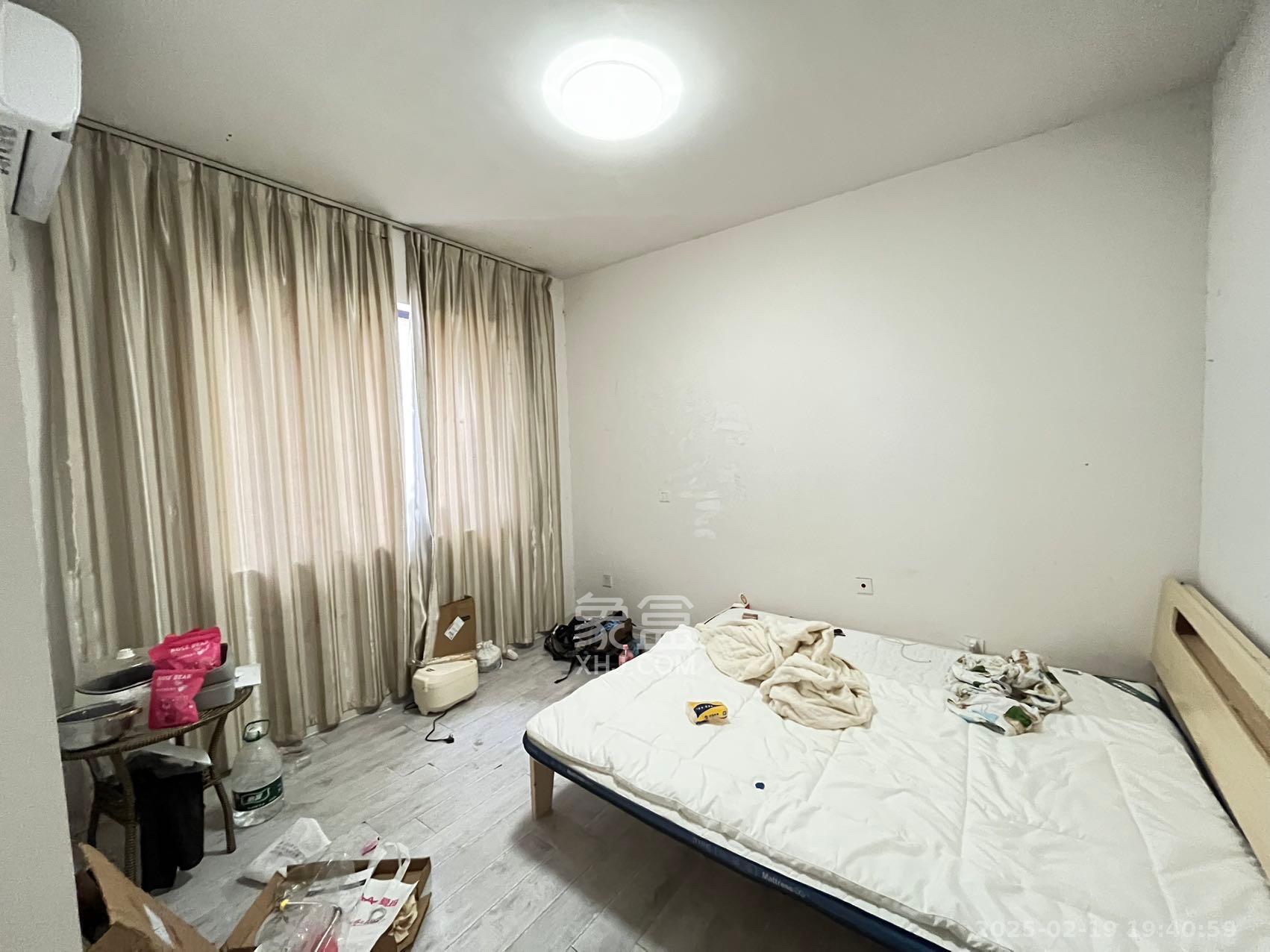 中南红领邦(红星嘉和苑) 4室1厅1卫 2200.0元/月 中南红领邦(红星嘉和苑) 4室1厅1卫 2200.0元/月室内图