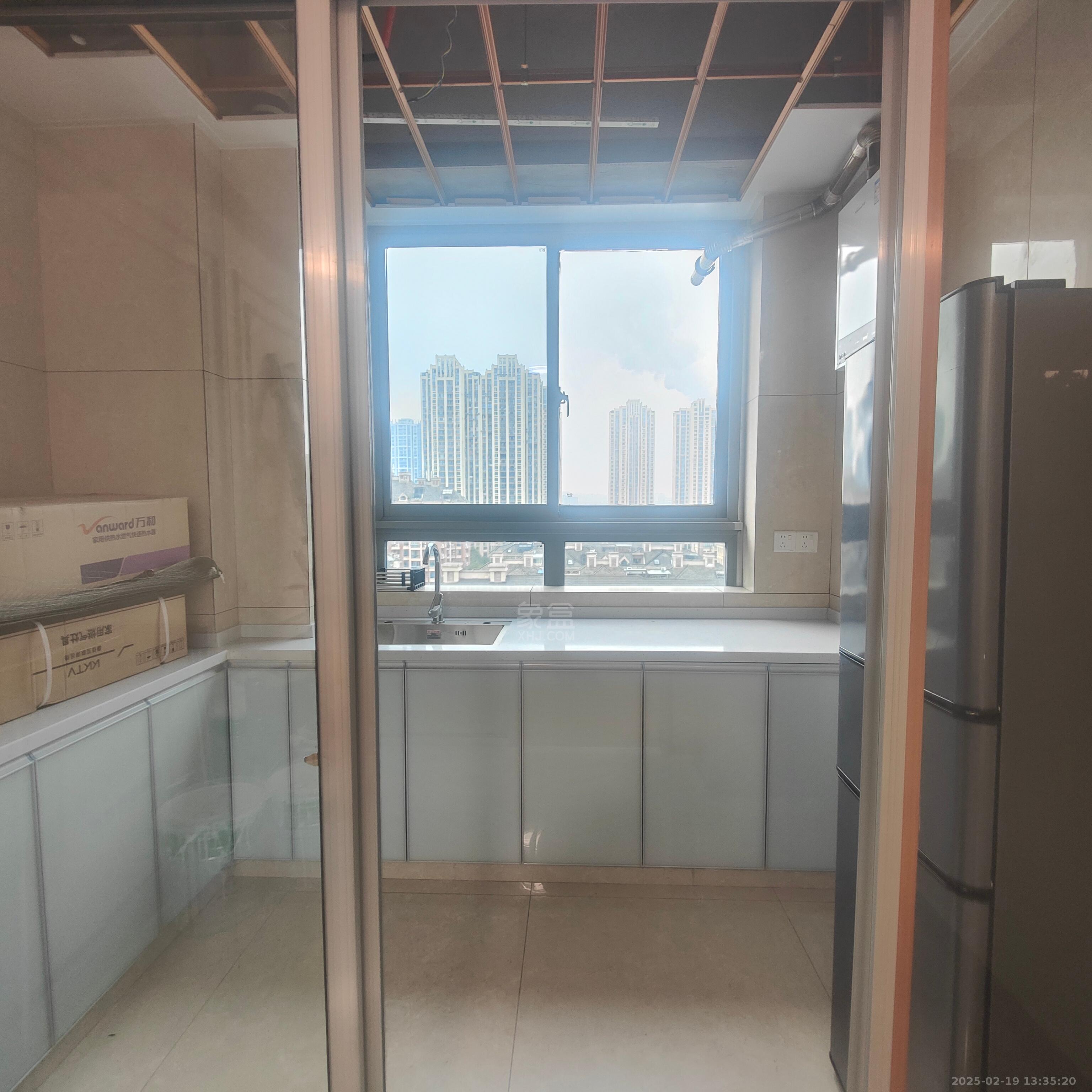 尚格广场  2室2厅1卫    2200.0元/月 尚格广场  2室2厅1卫    2200.0元/月室内图1