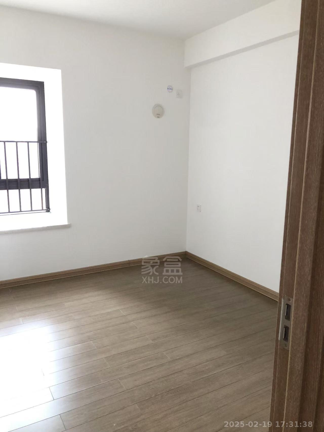 美的翰城  3室2厅3卫   1700.00元/月室内图