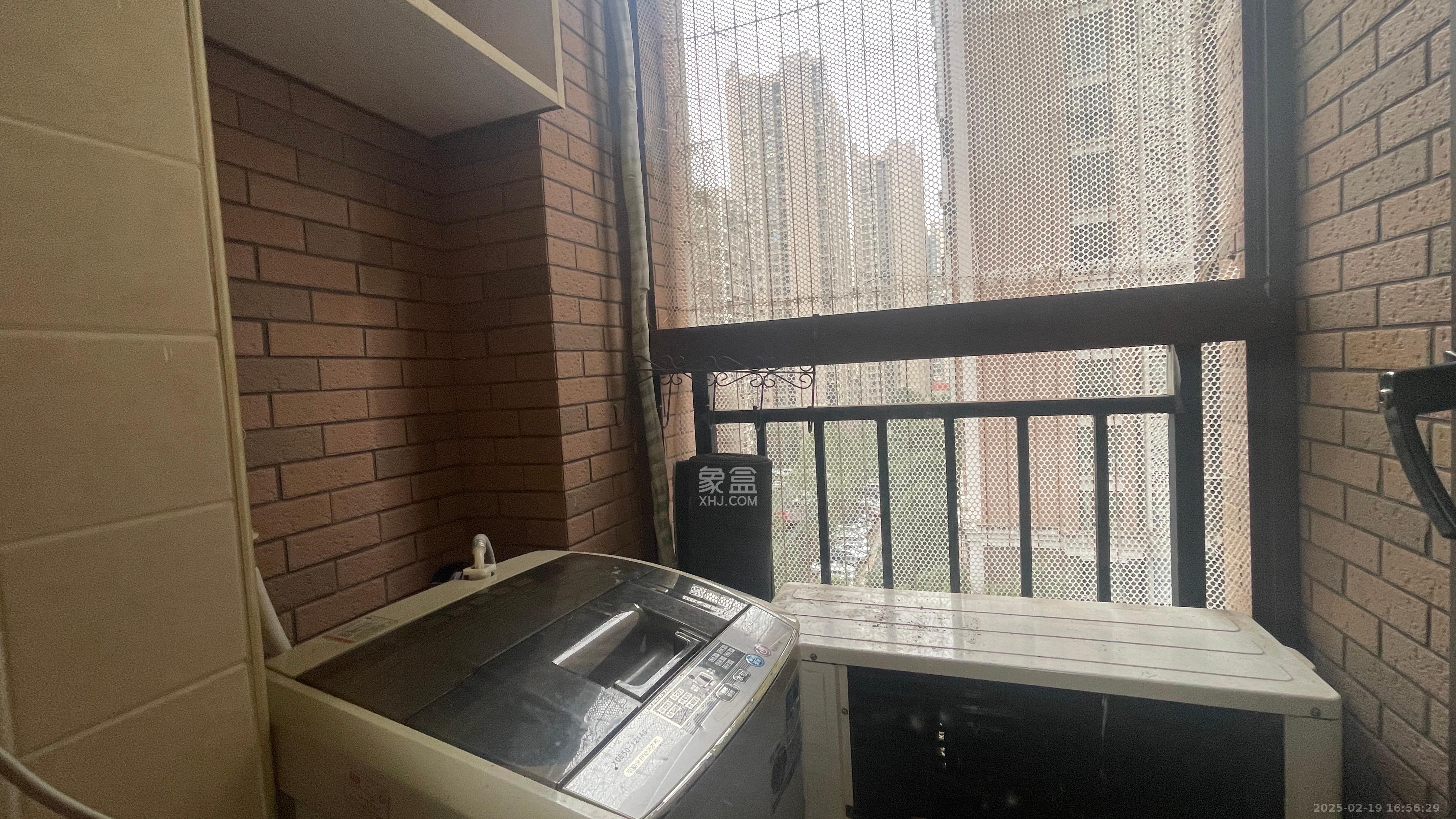 水岸世景  1室1厅1卫   1200.00元/月室内图