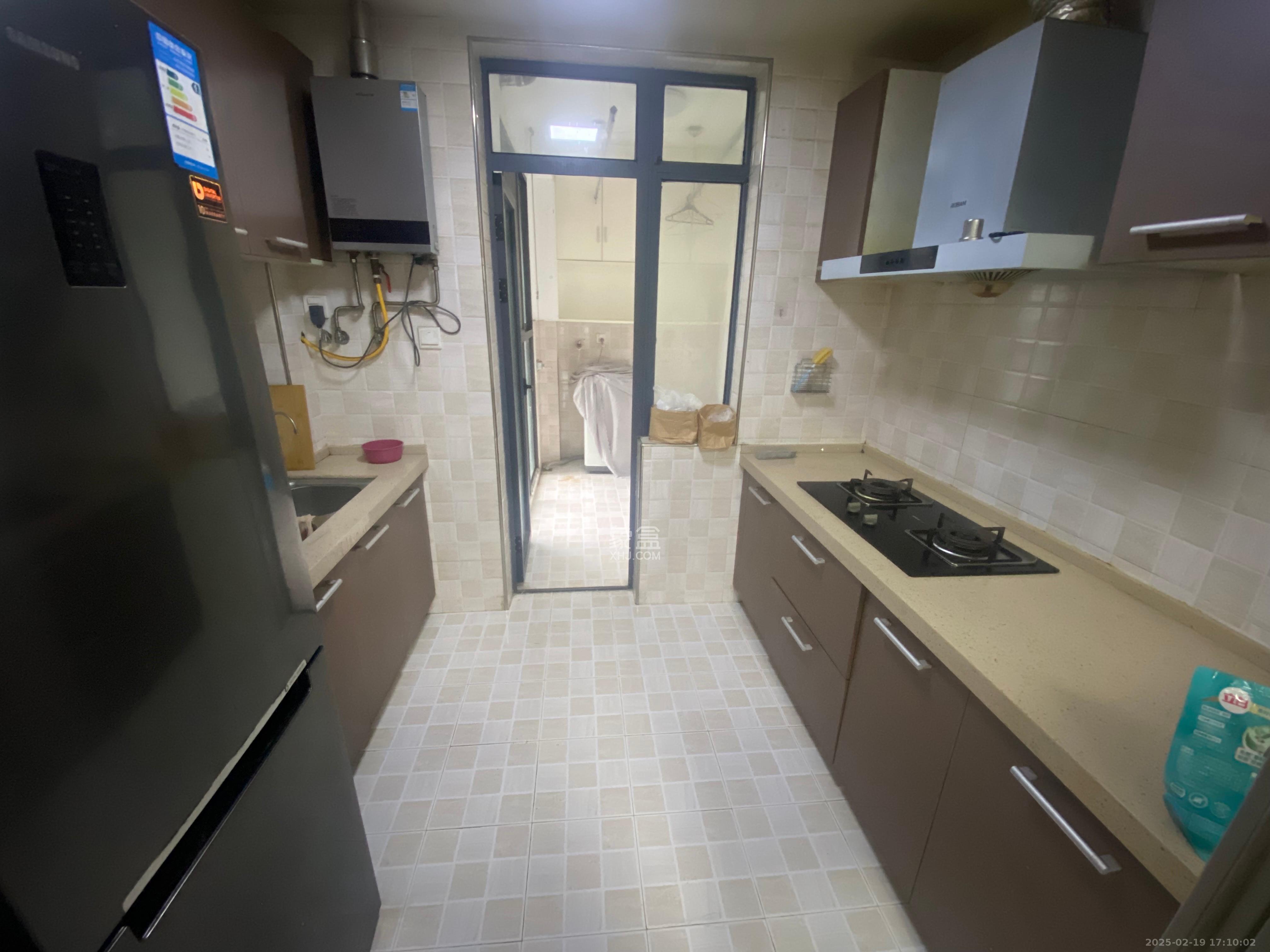 秀峰景园(领秀峰) 1室2厅1卫 2000.0元/月 秀峰景园(领秀峰) 1室2厅1卫 2000.0元/月室内图