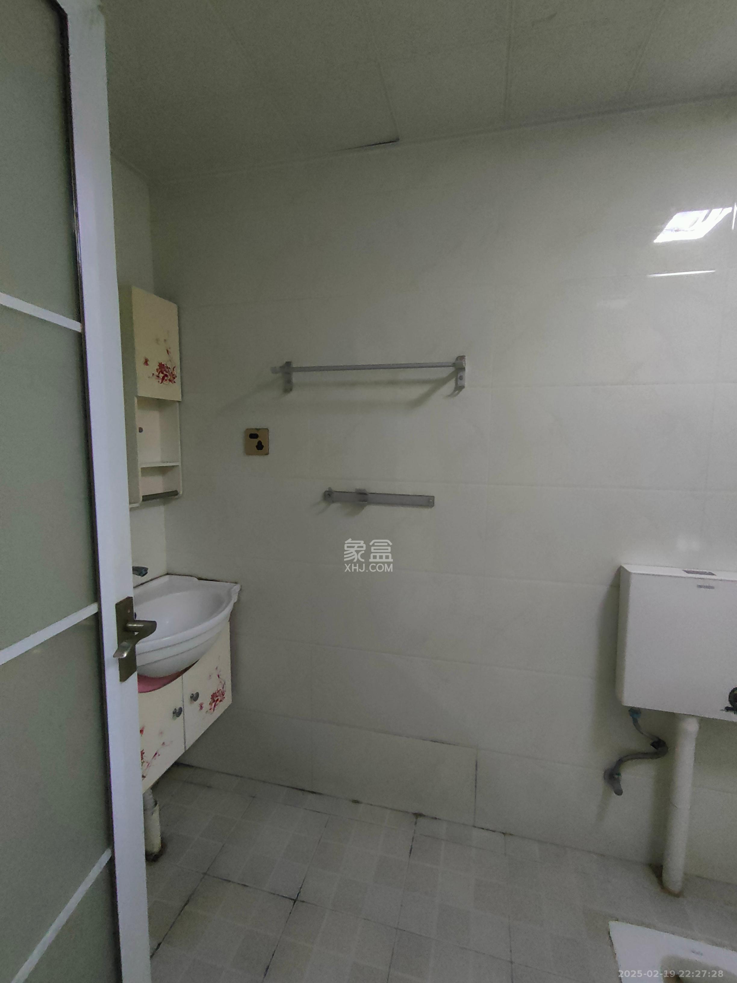 中房F联邦  2室2厅1卫    1900.0元/月室内图