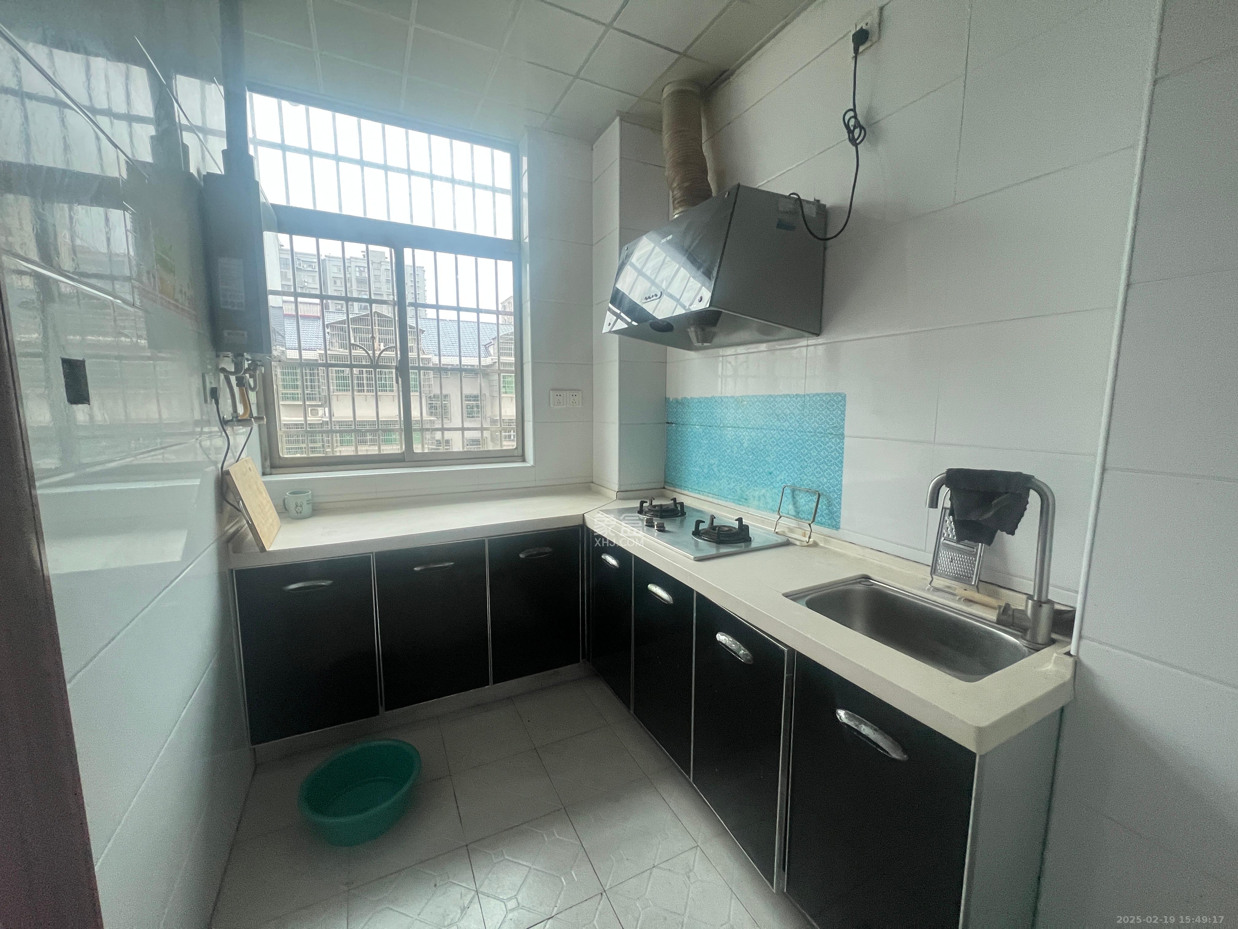 金桂小区一期 1室0厅0卫 1600.0元/月 金桂小区一期 1室0厅0卫 1600.0元/月室内图