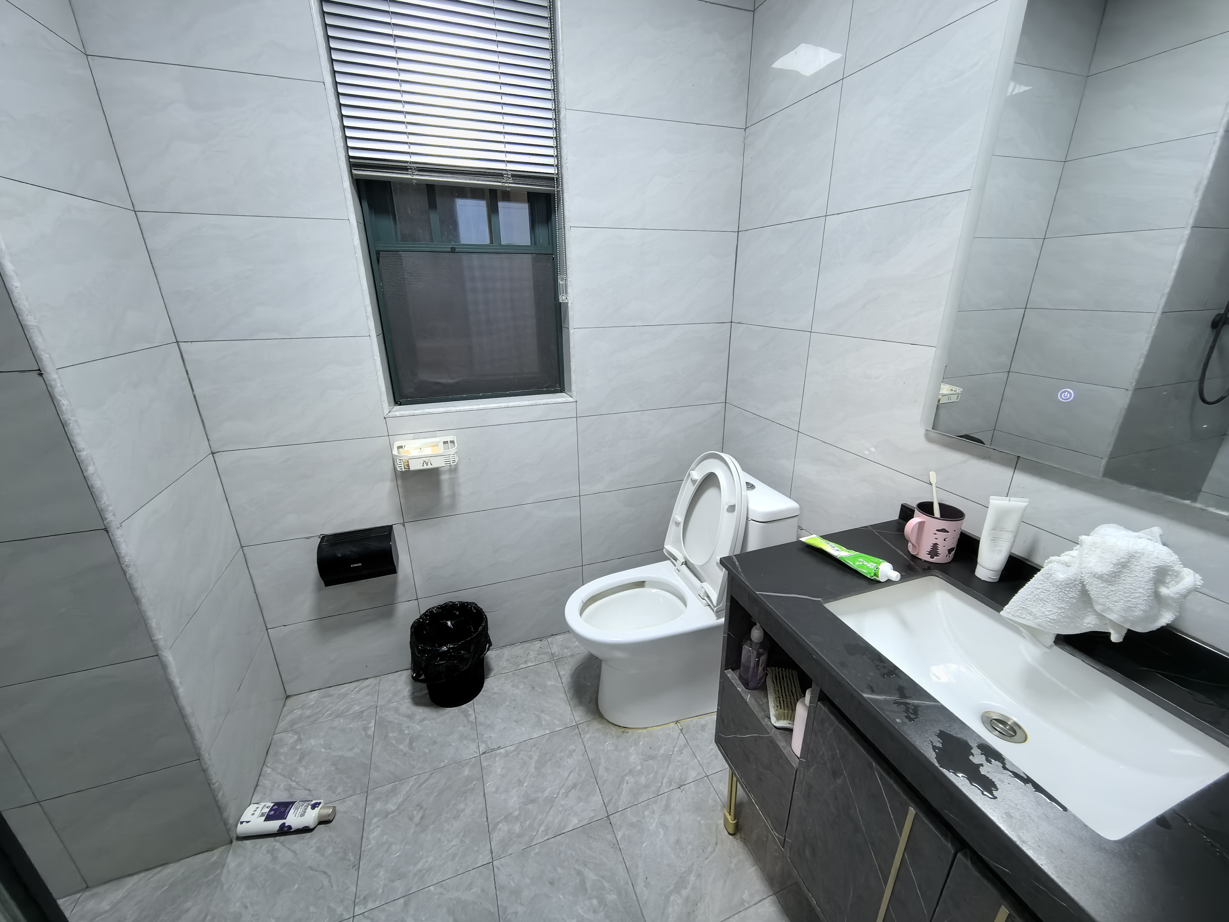 恒大绿洲 1室1厅1卫 1400.0元/月 恒大绿洲 1室1厅1卫 1400.0元/月室内图