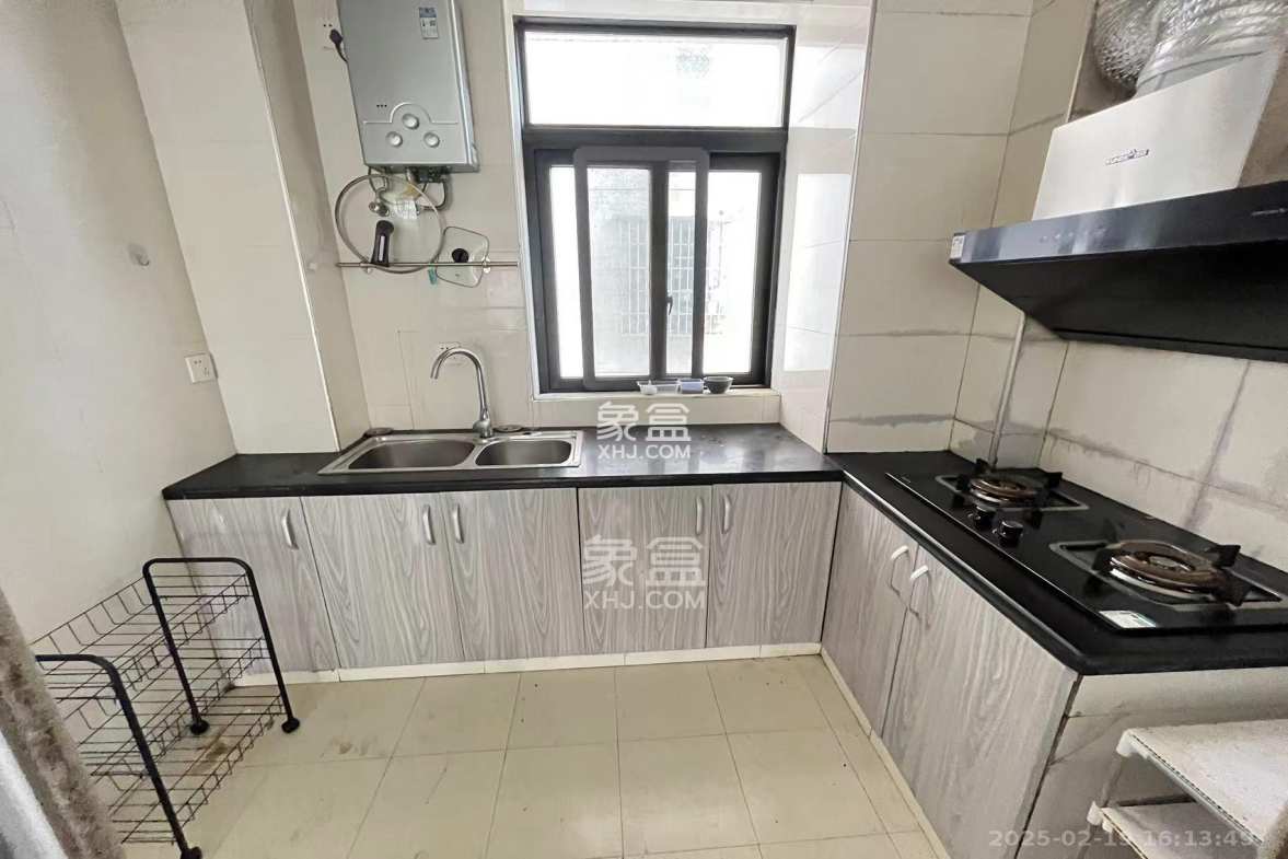 浏阳河畔家园  2室2厅2卫    2500.0元/月 浏阳河畔家园  2室2厅2卫    2500.0元/月室内图