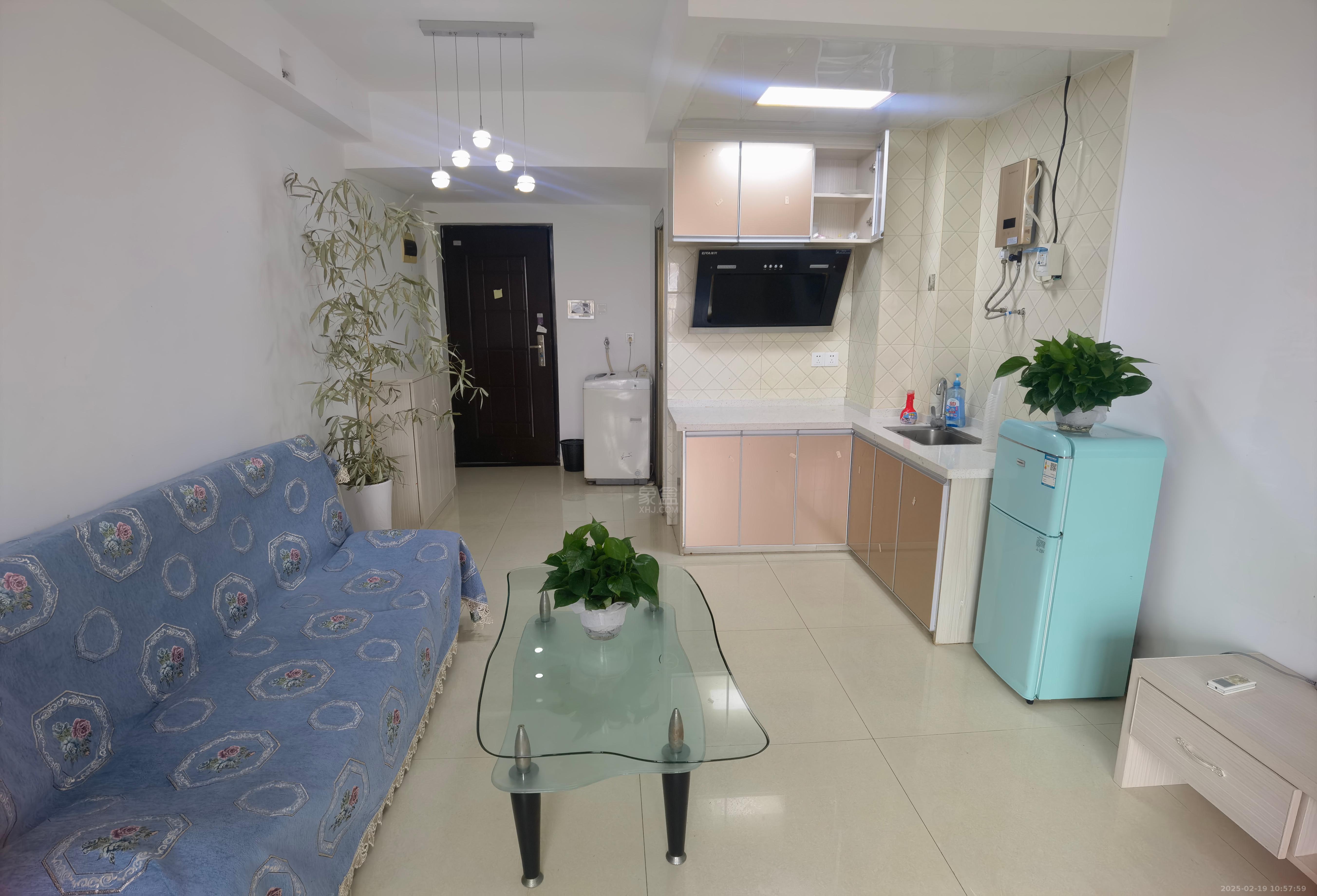 美的城三期  1室1厅1卫   1100.00元/月室内图