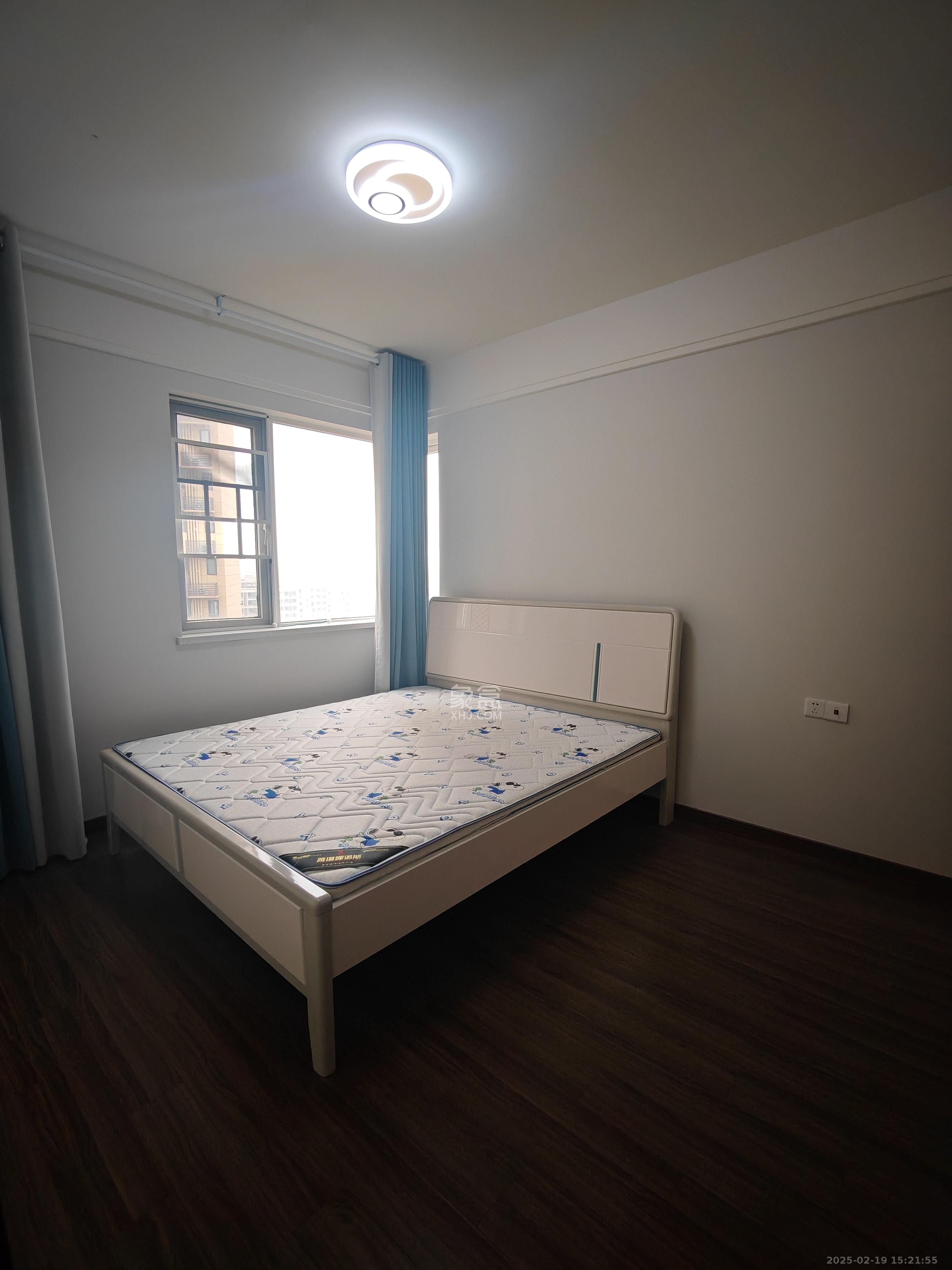 保利香槟国际  3室2厅2卫   2200.00元/月 保利香槟国际  3室2厅2卫   2200.00元/月室内图