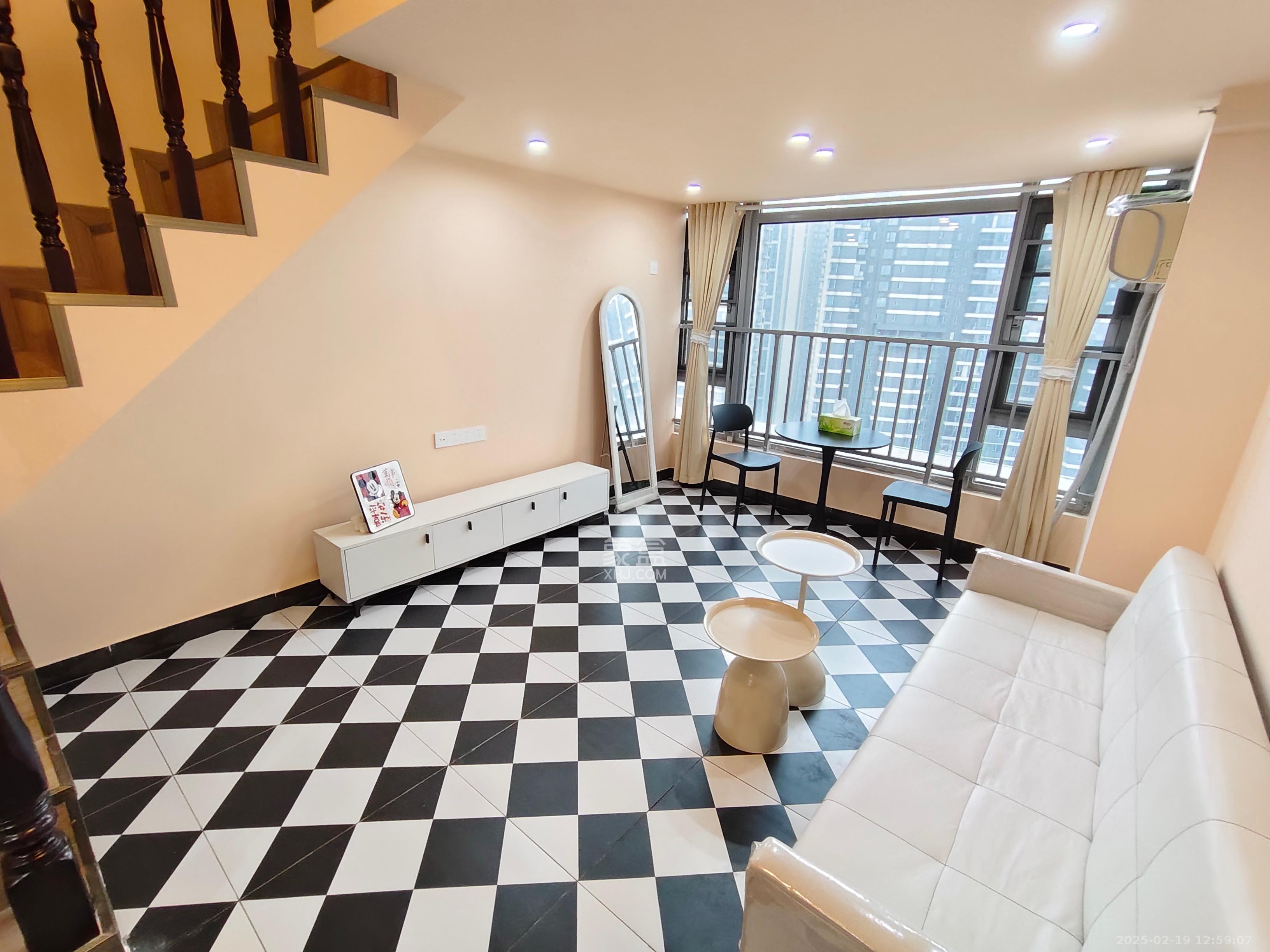 保利天禧EF区 2室1厅1卫 2500.0元/月 保利天禧EF区 2室1厅1卫 2500.0元/月室内图