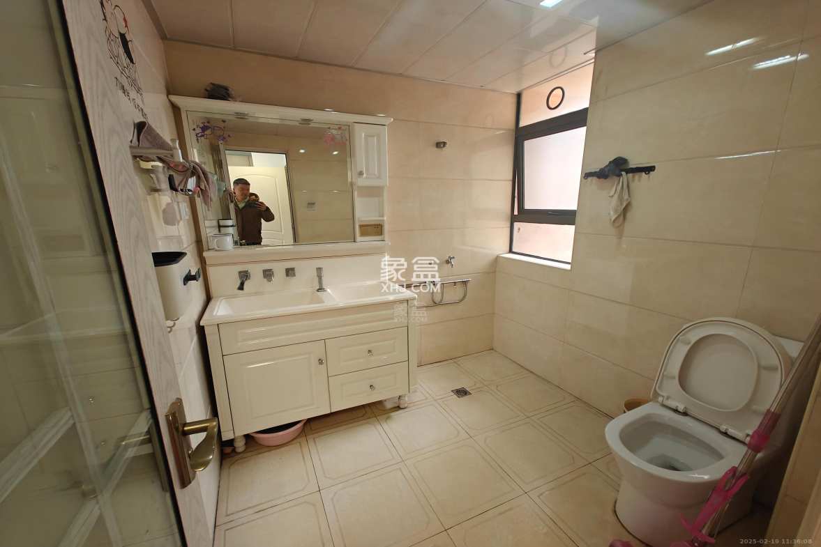 佳兆业金域天下二期 3室2厅2卫 1800.0元/月 佳兆业金域天下二期 3室2厅2卫 1800.0元/月室内图