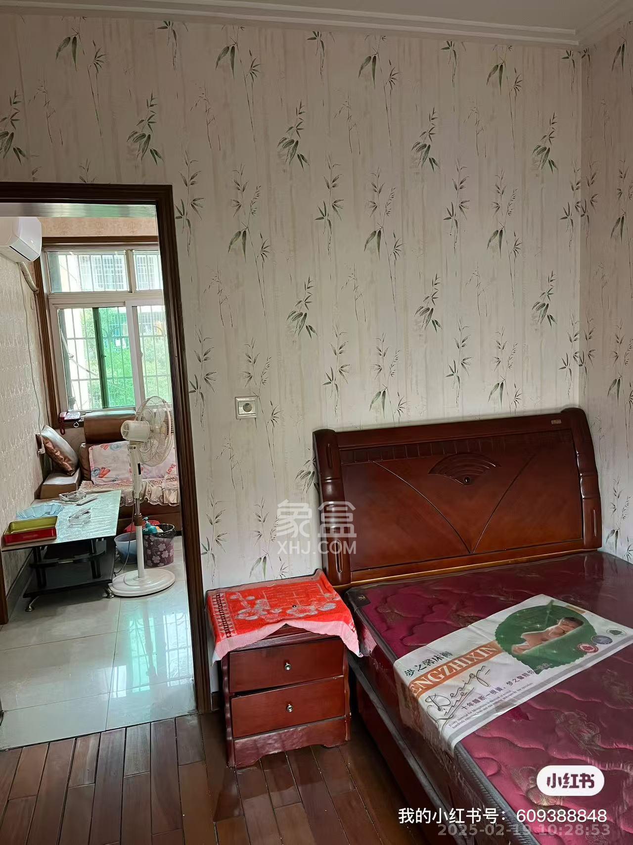 桔园小区1-8片 1室2厅1卫 1800.0元/月 桔园小区1-8片 1室2厅1卫 1800.0元/月室内图