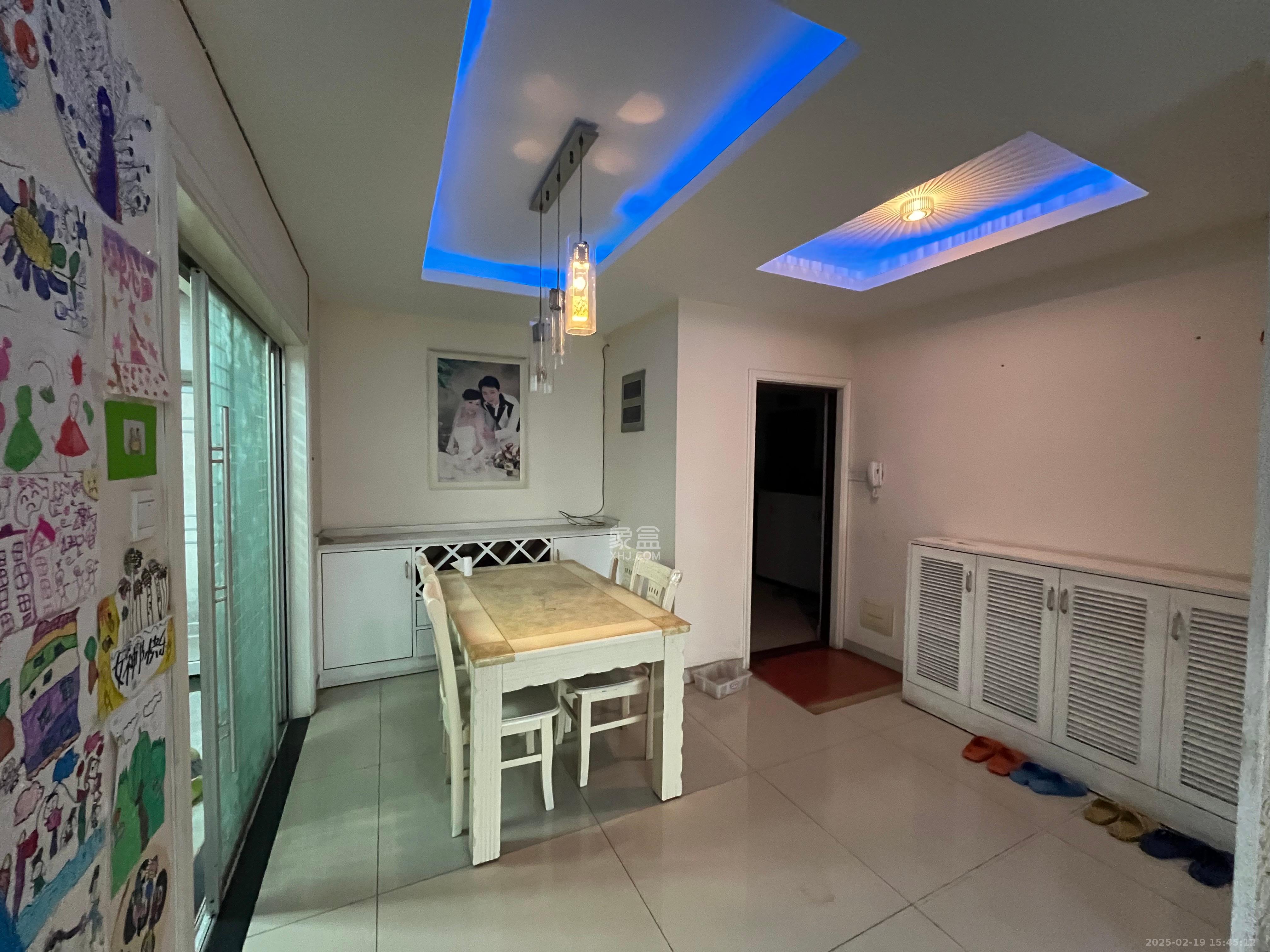 香河公寓 3室2厅2卫 2600.0元/月 香河公寓 3室2厅2卫 2600.0元/月室内图