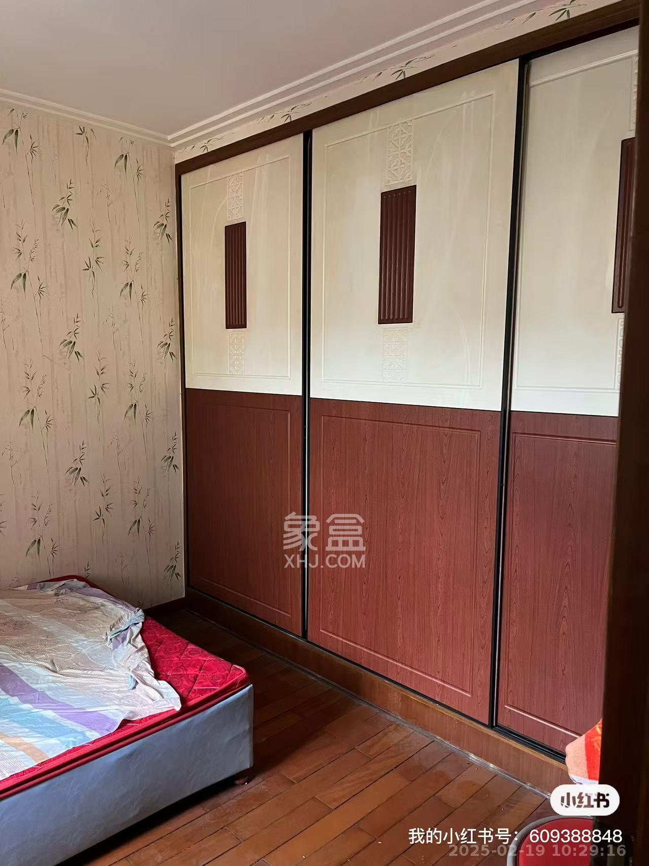 桔园小区1-8片 1室2厅1卫 1800.0元/月 桔园小区1-8片 1室2厅1卫 1800.0元/月室内图