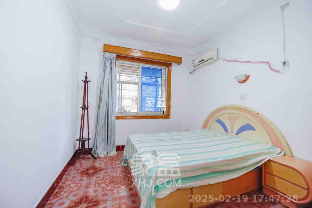 中建五局信和苑四区  1室0厅0卫    1500.0元/月 中建五局信和苑四区  1室0厅0卫    1500.0元/月室内图