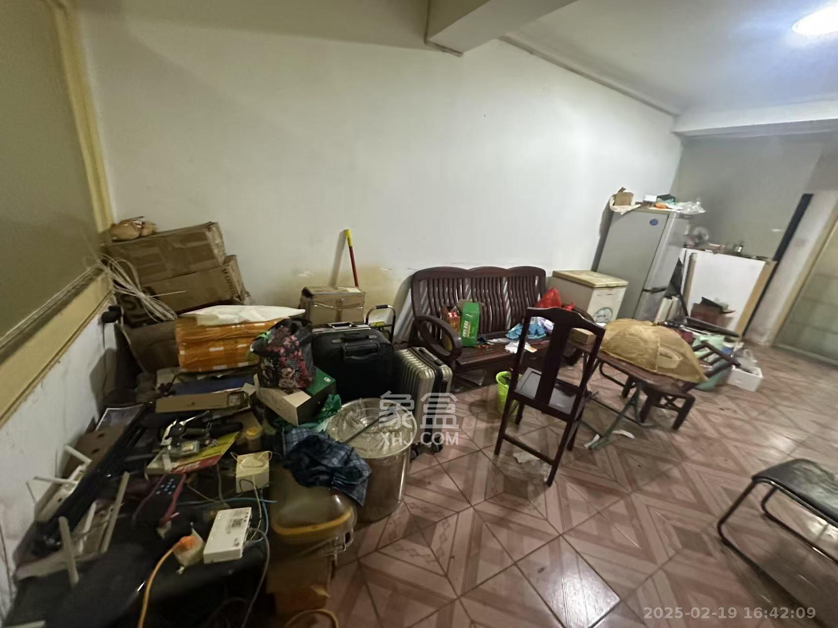 桐荫里社区 2室1厅1卫 1600.0元/月 桐荫里社区 2室1厅1卫 1600.0元/月室内图