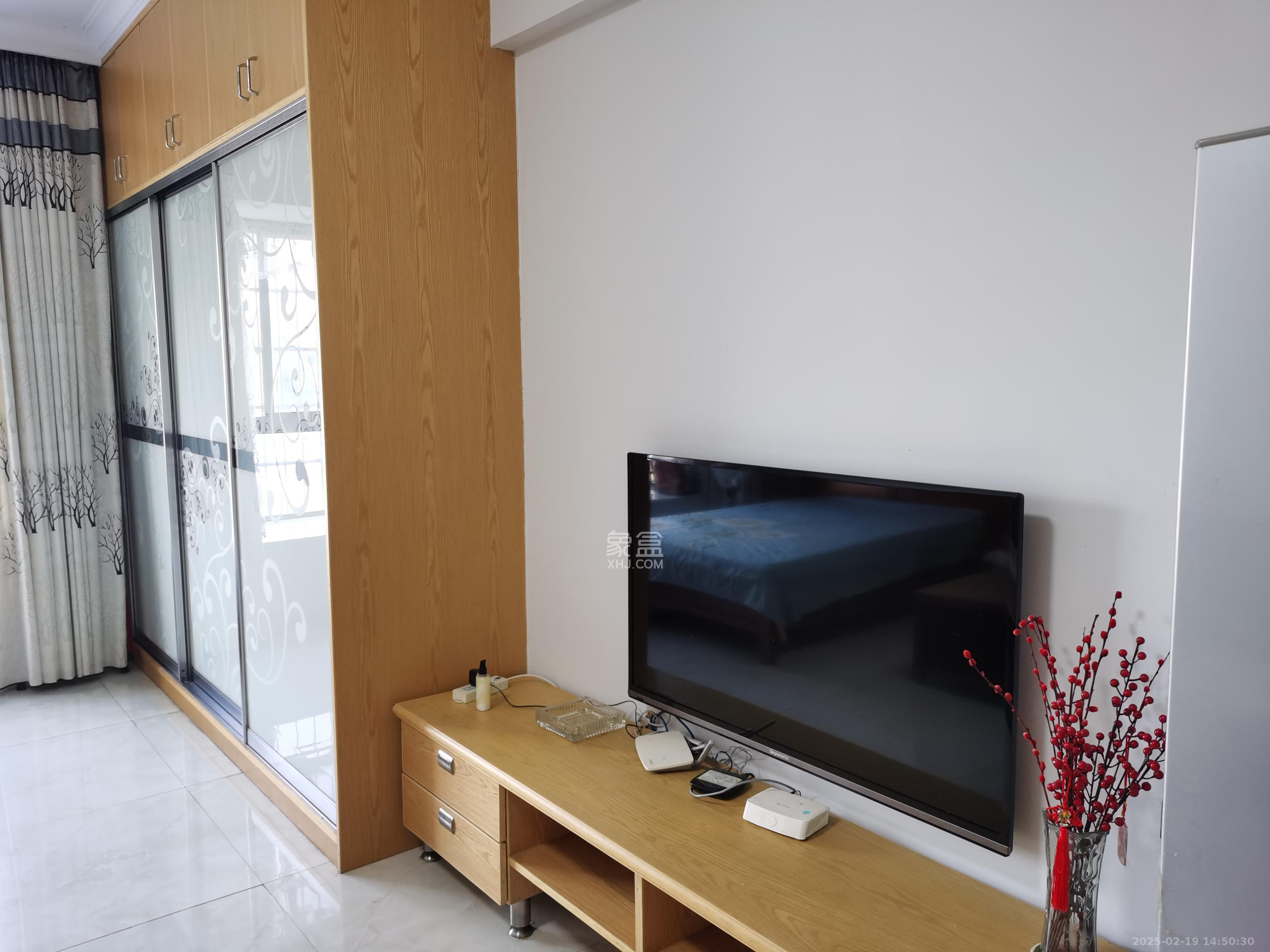 世纪桃花苑 1室1厅1卫 1400.0元/月 世纪桃花苑 1室1厅1卫 1400.0元/月室内图