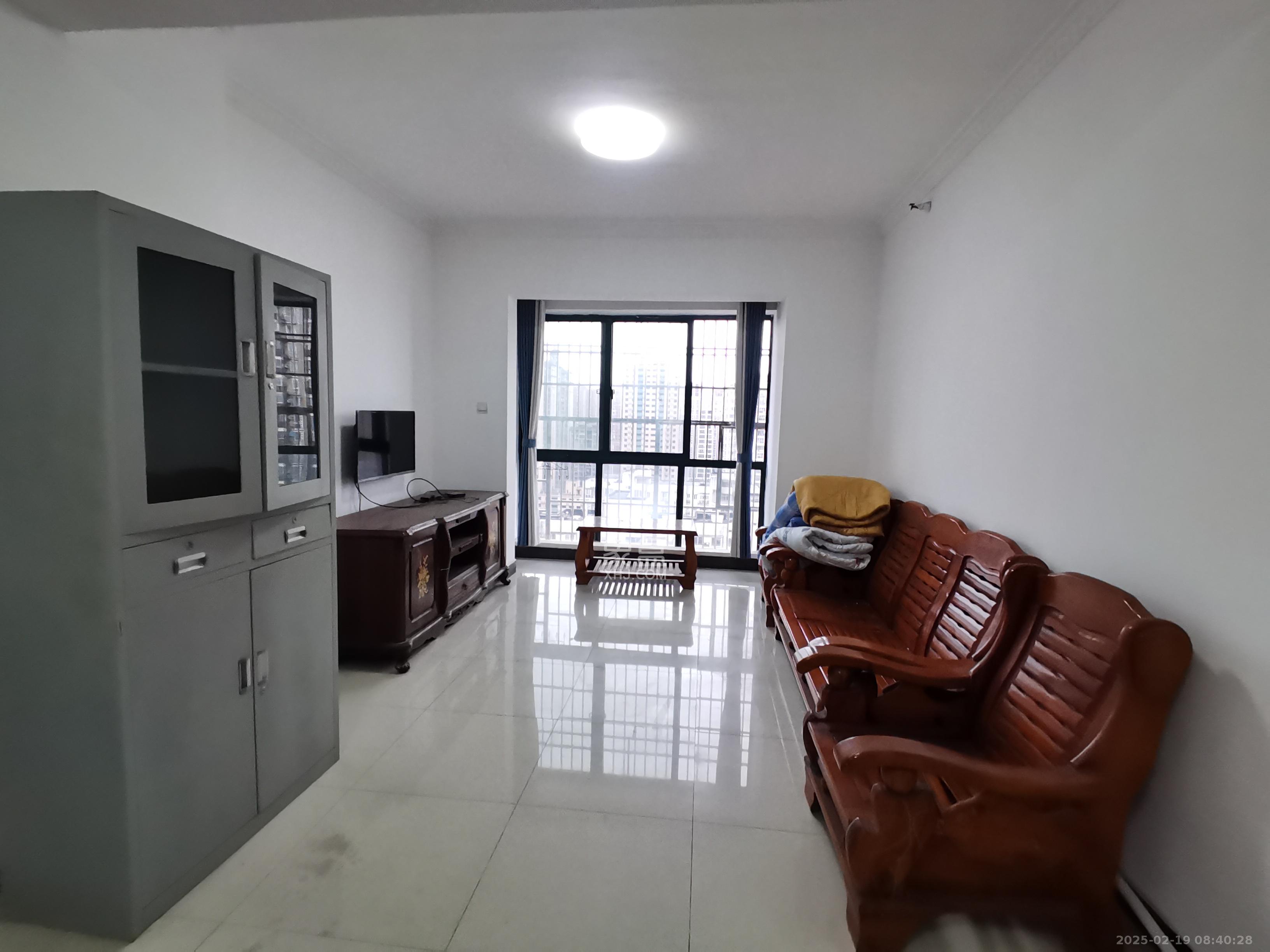 华天LOHO小镇  2室2厅1卫    1200.0元/月 华天LOHO小镇  2室2厅1卫    1200.0元/月室内图