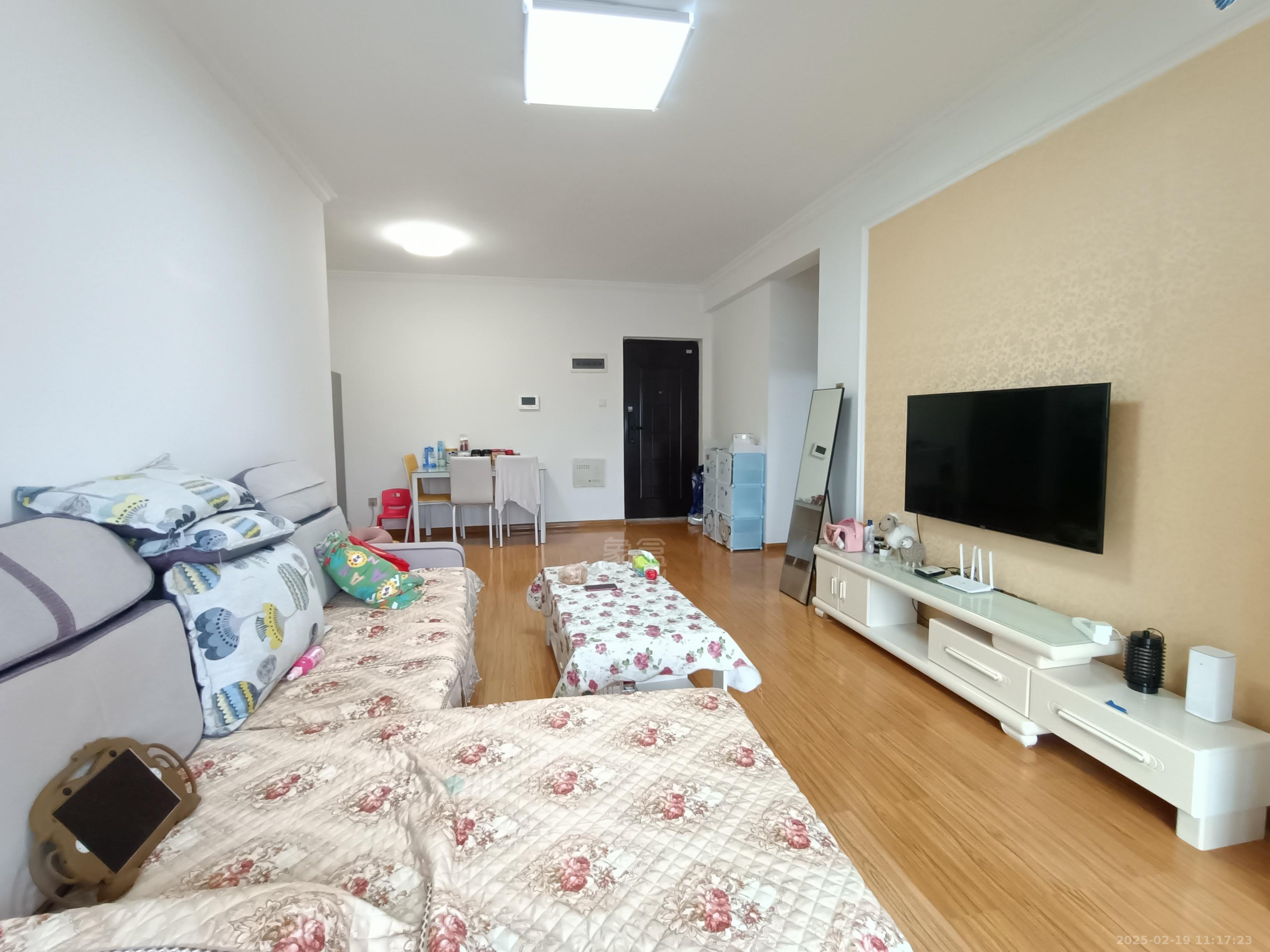 美的城四期 3室2厅1卫 1600.0元/月 美的城四期 3室2厅1卫 1600.0元/月室内图