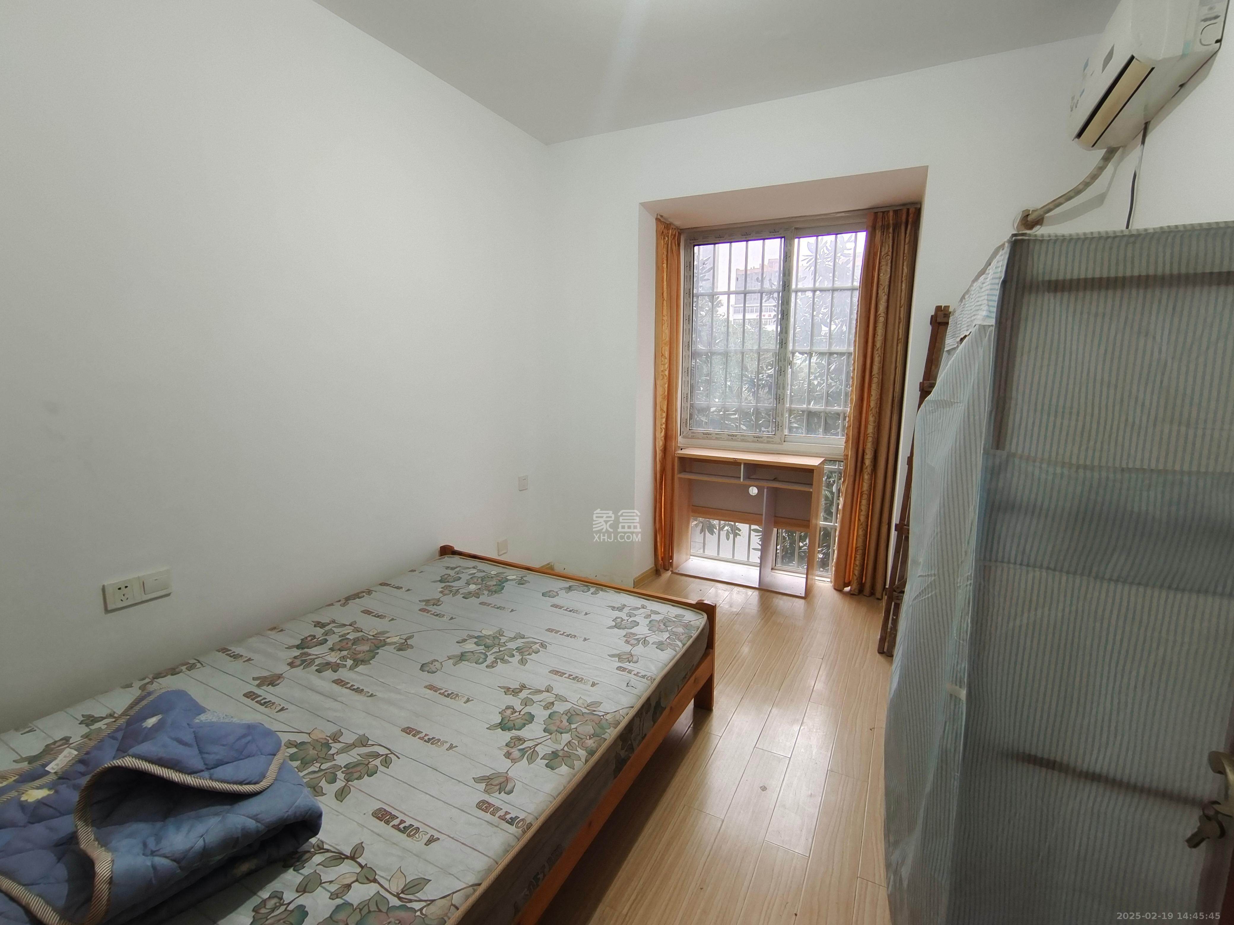 爵士湘 3室2厅2卫 2000.0元/月 爵士湘 3室2厅2卫 2000.0元/月室内图