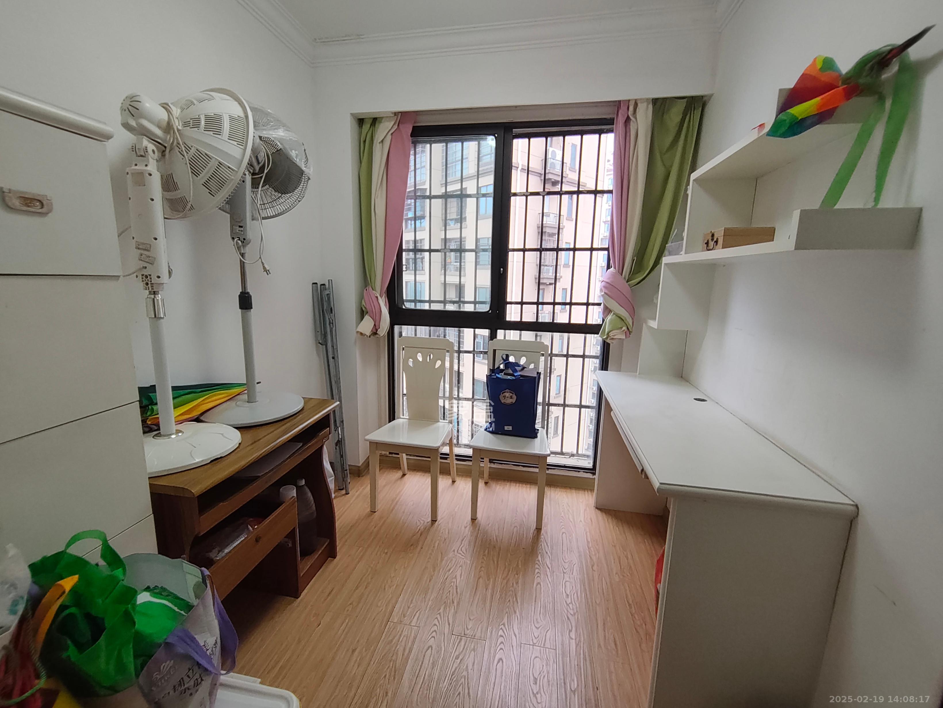 水映加州  4室2厅1卫    2100.0元/月室内图