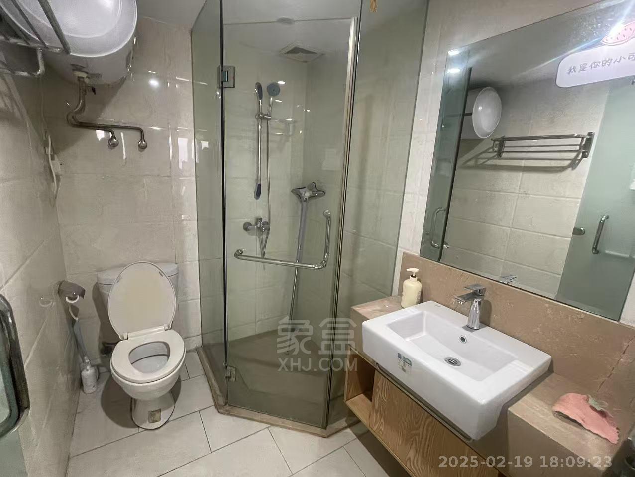 大汉希尔顿 1室0厅0卫 1400.0元/月 大汉希尔顿 1室0厅0卫 1400.0元/月室内图