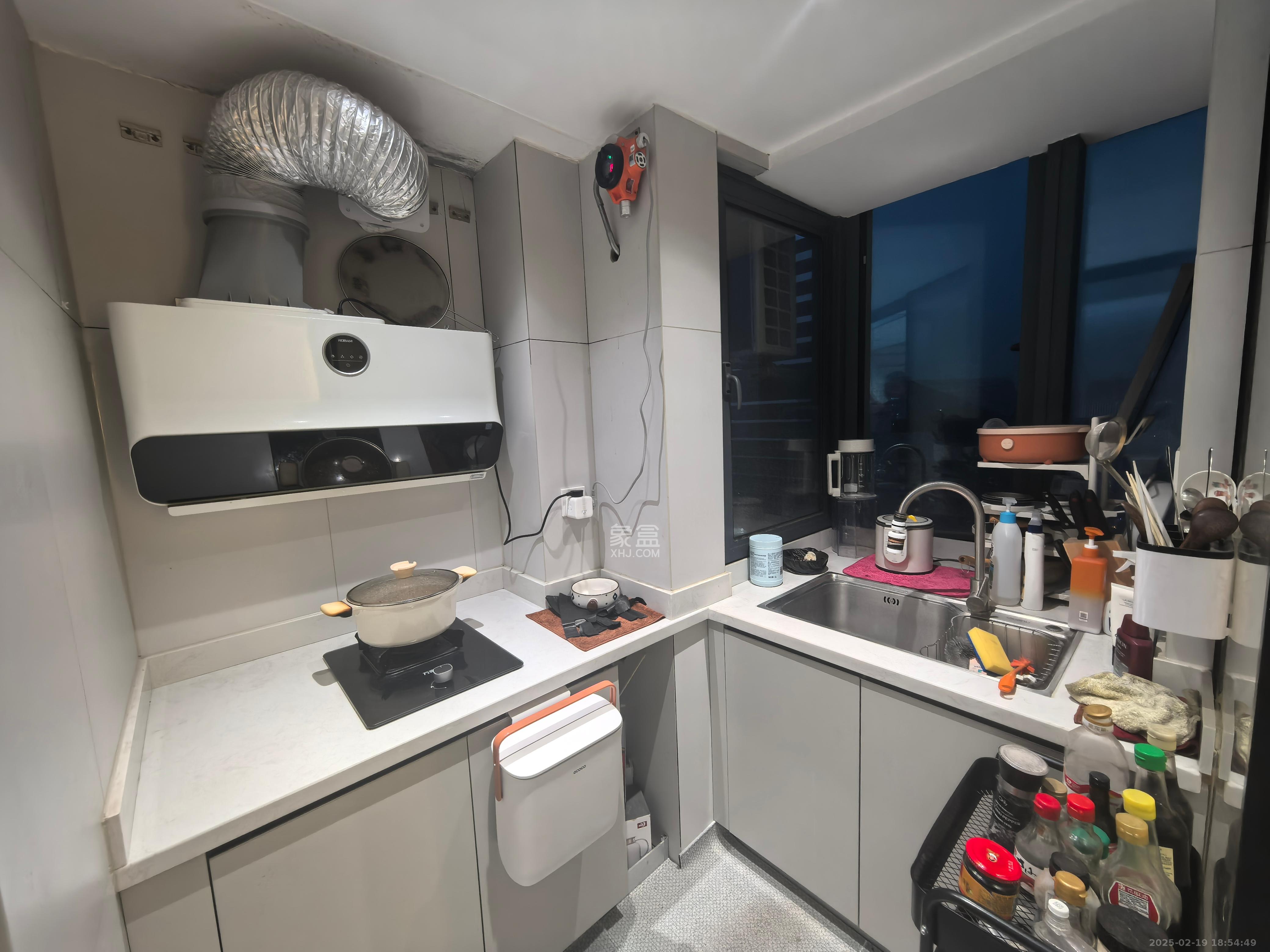 京武浪琴山三期(京武中心) 1室1厅2卫 4000.0元/月 京武浪琴山三期(京武中心) 1室1厅2卫 4000.0元/月室内图