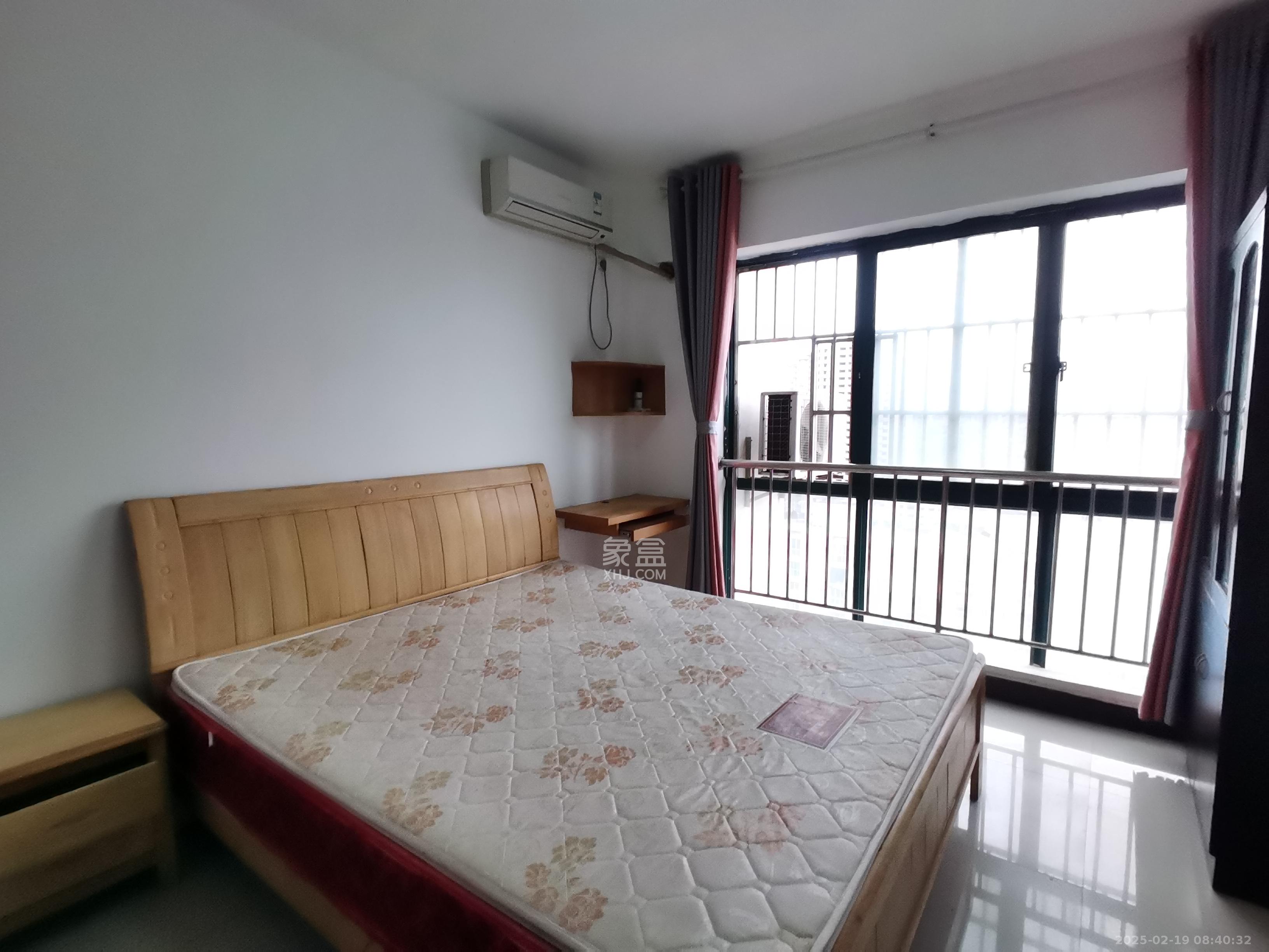 华天LOHO小镇  2室2厅1卫    1200.0元/月 华天LOHO小镇  2室2厅1卫    1200.0元/月室内图