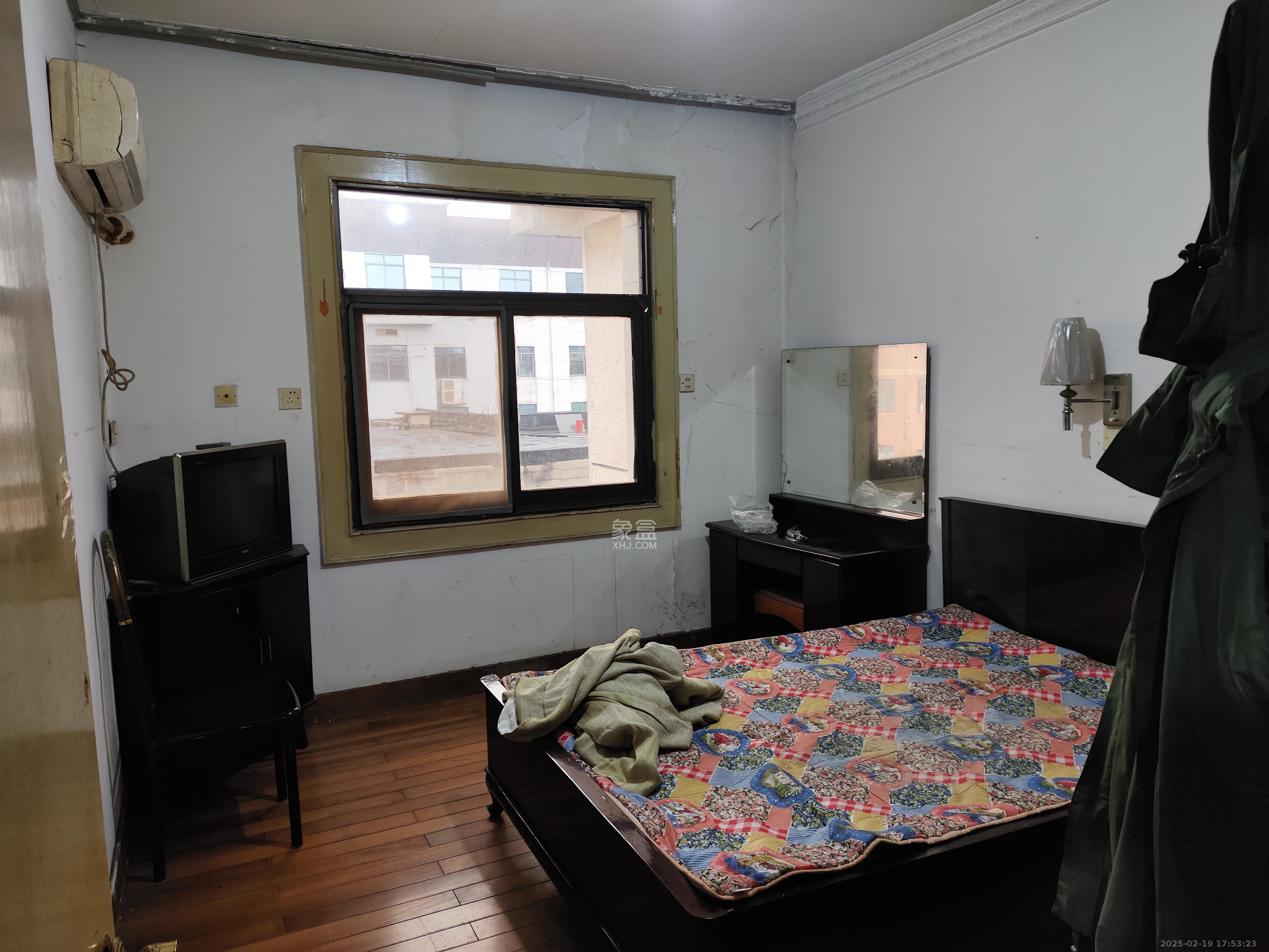 73分局(电信宿舍) 3室1厅1卫 2100.0元/月 73分局(电信宿舍) 3室1厅1卫 2100.0元/月室内图