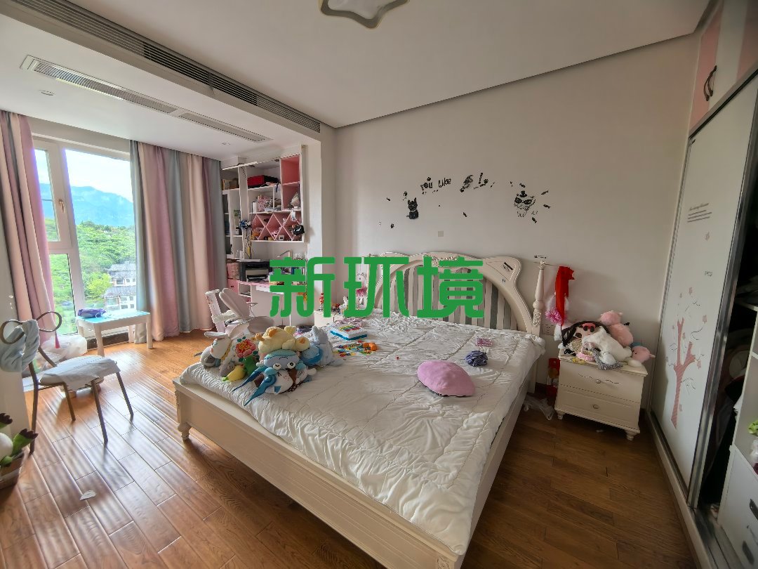 山水印象  4室2厅2卫   127.00万客厅
