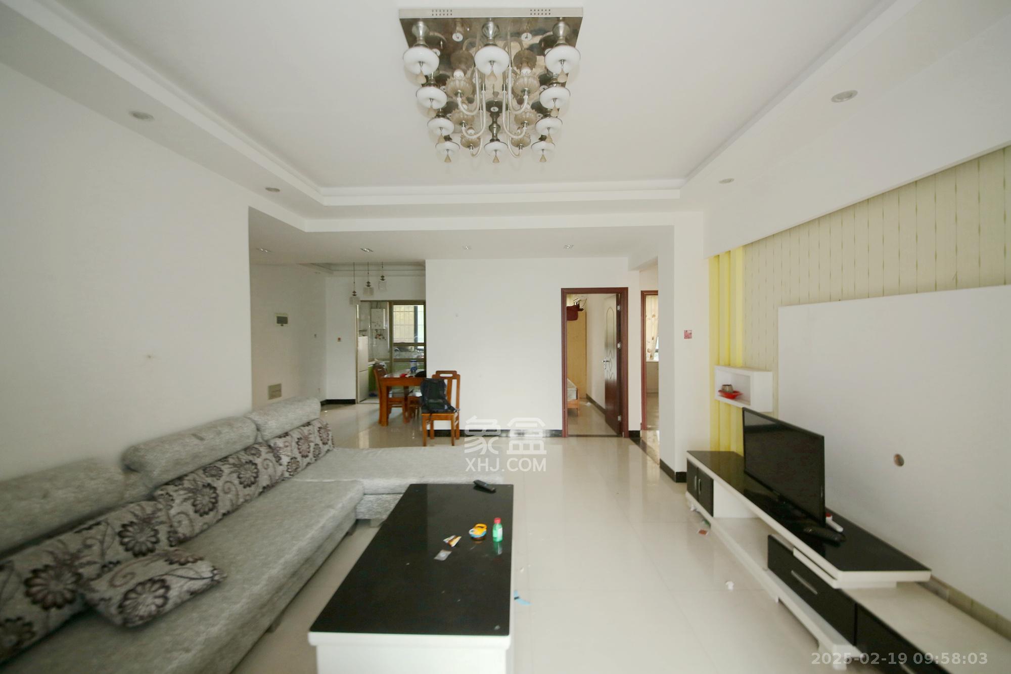 新华都万家城 3室2厅2卫 2500.0元/月 新华都万家城 3室2厅2卫 2500.0元/月室内图