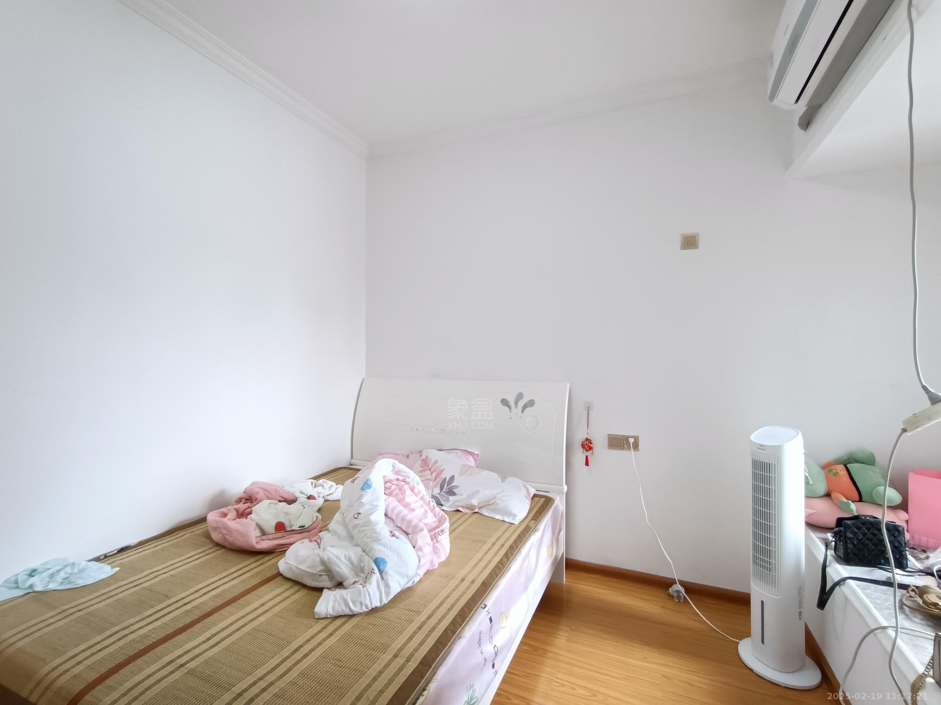 美的城四期 3室2厅1卫 1600.0元/月 美的城四期 3室2厅1卫 1600.0元/月室内图