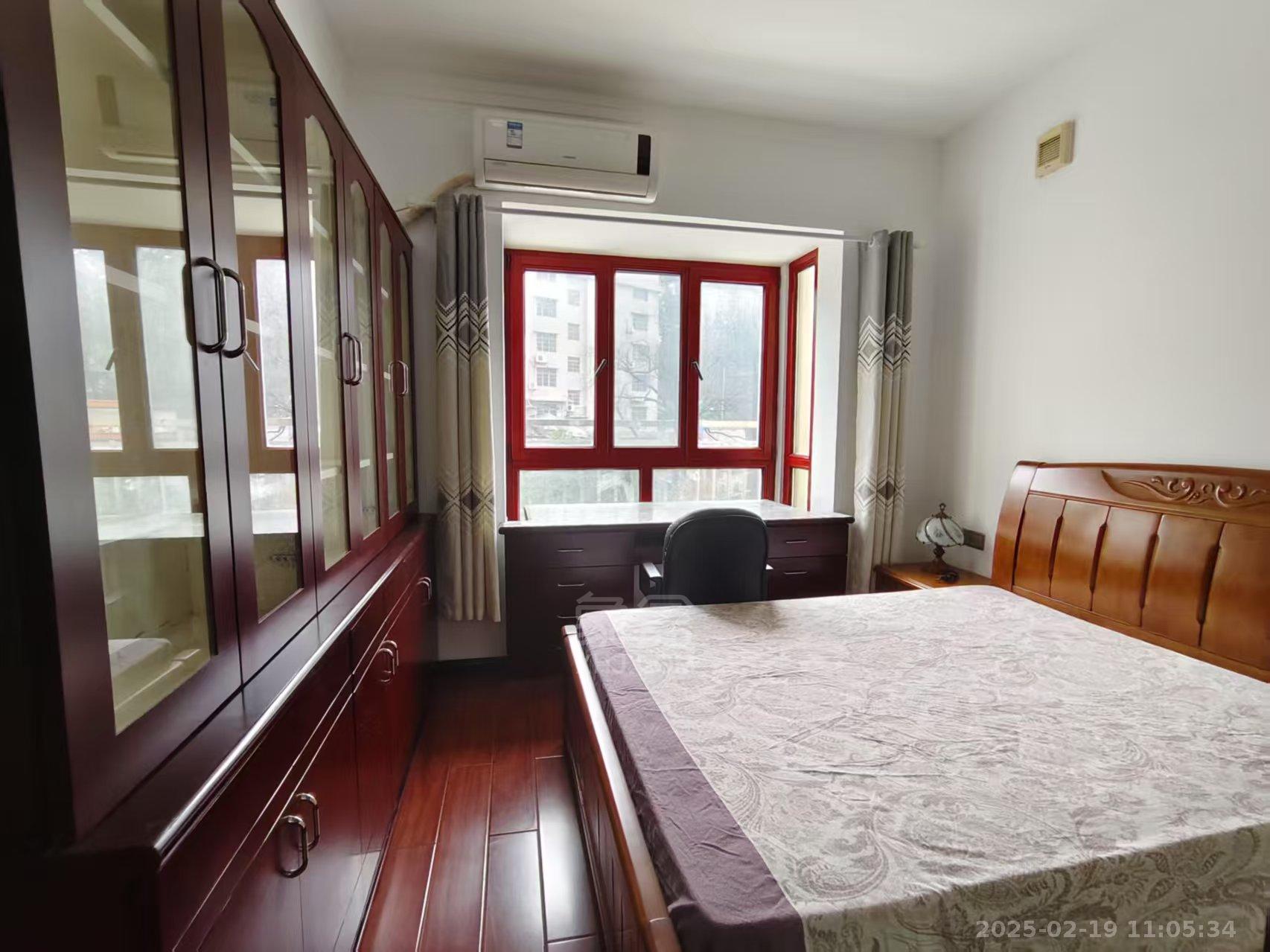 地税新村 3室2厅2卫 1600.0元/月 地税新村 3室2厅2卫 1600.0元/月室内图