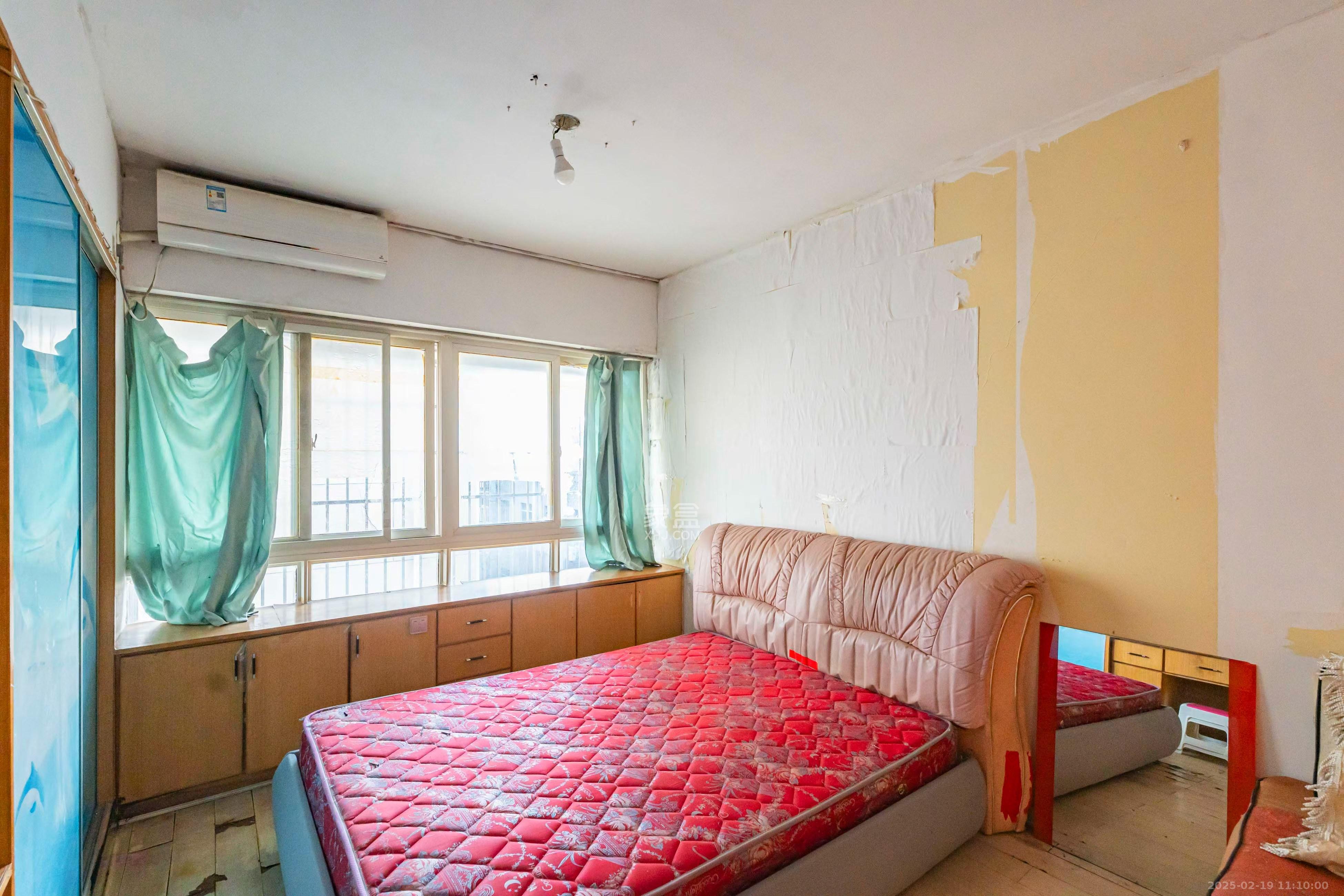 伍家岭生活广场  1室1厅1卫    1400.0元/月 伍家岭生活广场  1室1厅1卫    1400.0元/月室内图