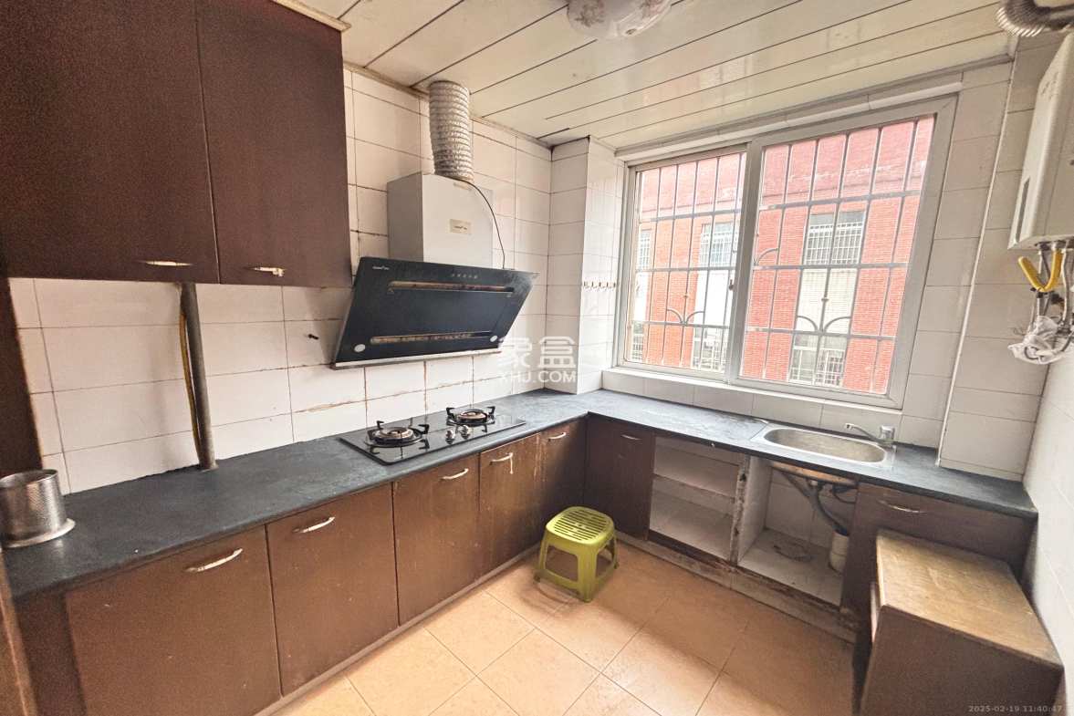 建宁购物公园 2室1厅1卫 1000.0元/月 建宁购物公园 2室1厅1卫 1000.0元/月室内图