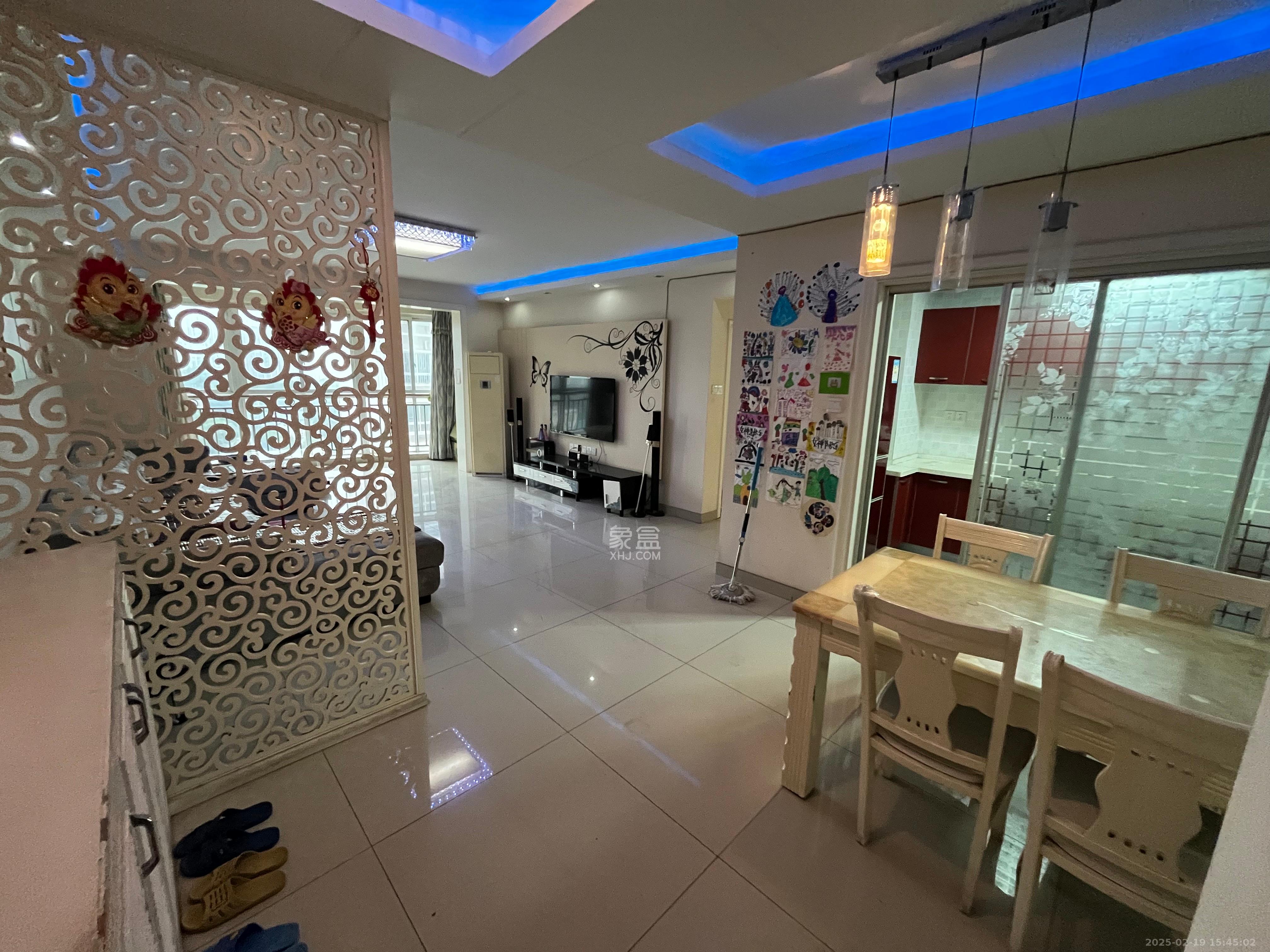 香河公寓 3室2厅2卫 2600.0元/月 香河公寓 3室2厅2卫 2600.0元/月室内图