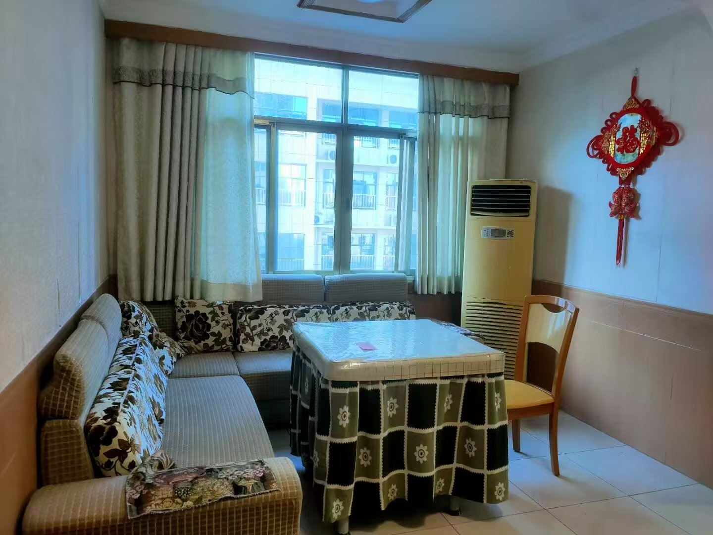 三中(校内)家属院 3室2厅2卫 93.8万 三中(校内)家属院 3室2厅2卫 93.8万客厅