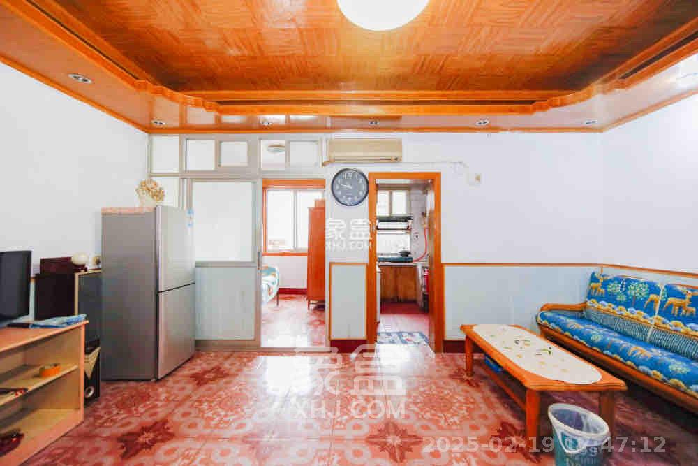 中建五局信和苑四区  1室0厅0卫    1500.0元/月 中建五局信和苑四区  1室0厅0卫    1500.0元/月室内图